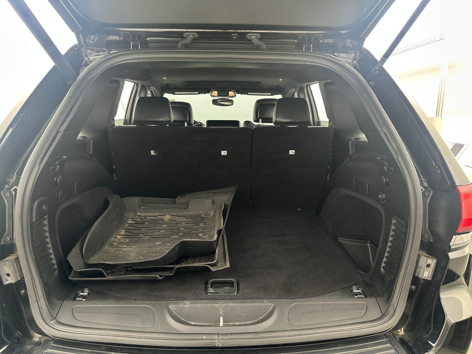 Thumbnail: 2020 Jeep Grand Cherokee - 6