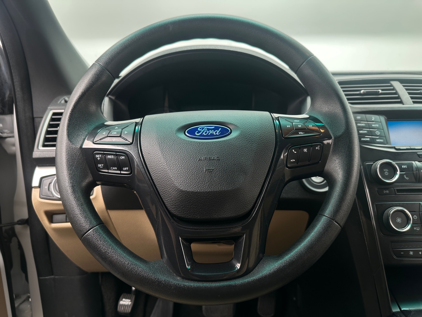 Thumbnail: 2016 Ford Explorer - 5