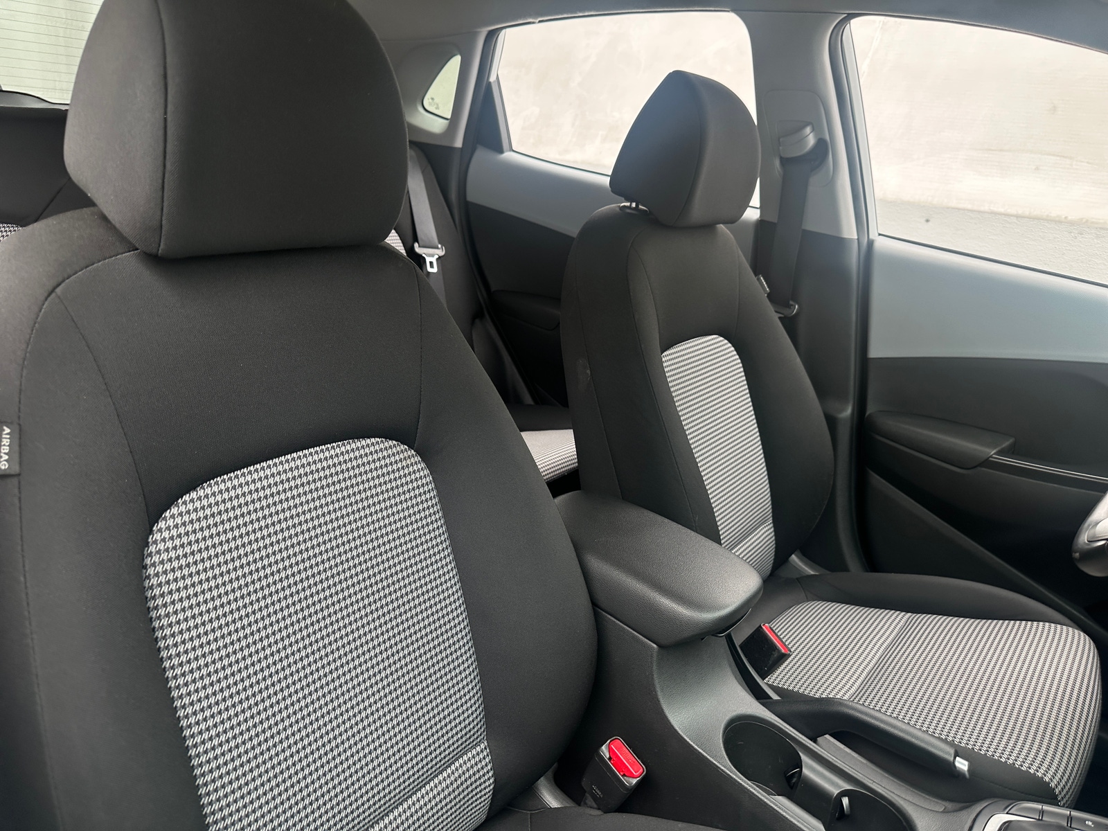 Thumbnail: 2021 Hyundai Kona - 2