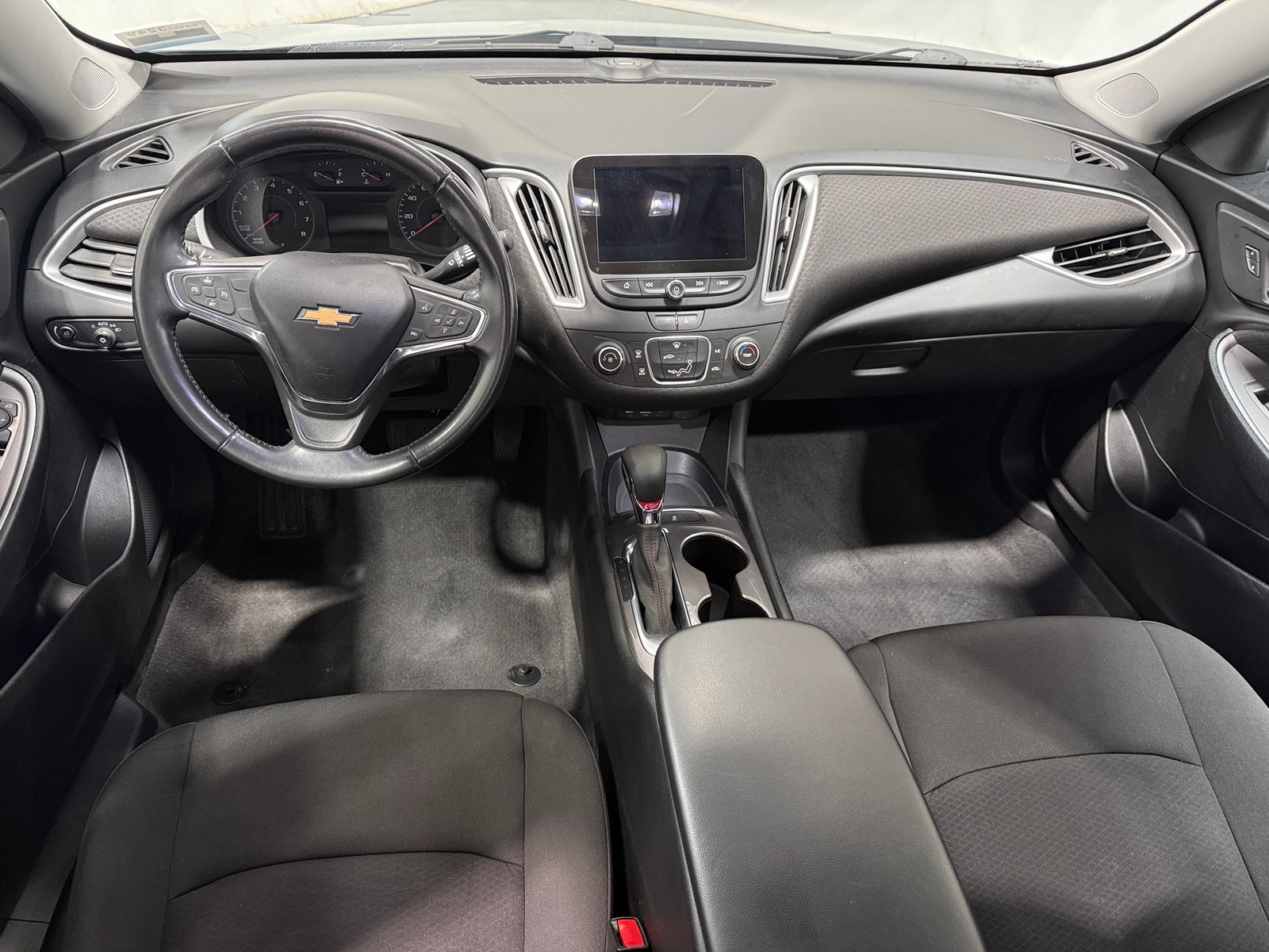 Thumbnail: 2021 Chevrolet Malibu - 3