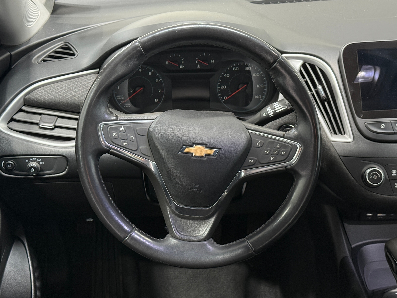 Thumbnail: 2021 Chevrolet Malibu - 5