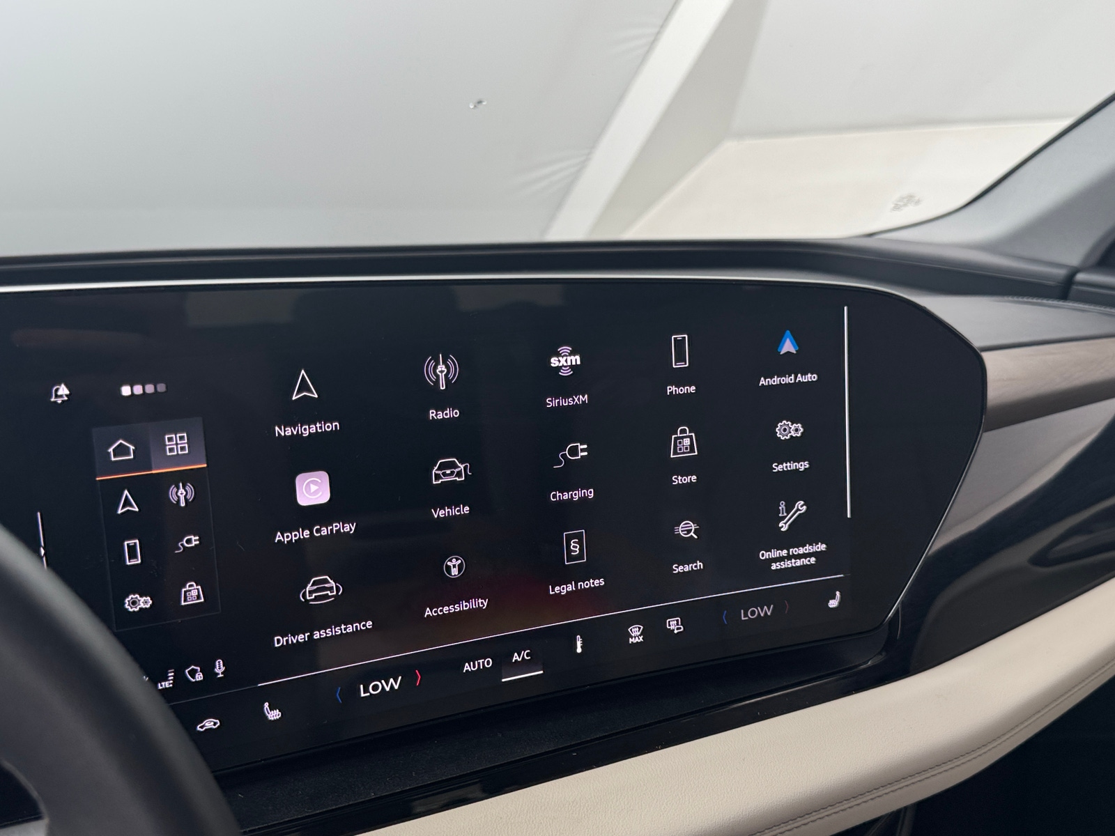 Thumbnail: 2025 Audi Q6 e-tron - 3