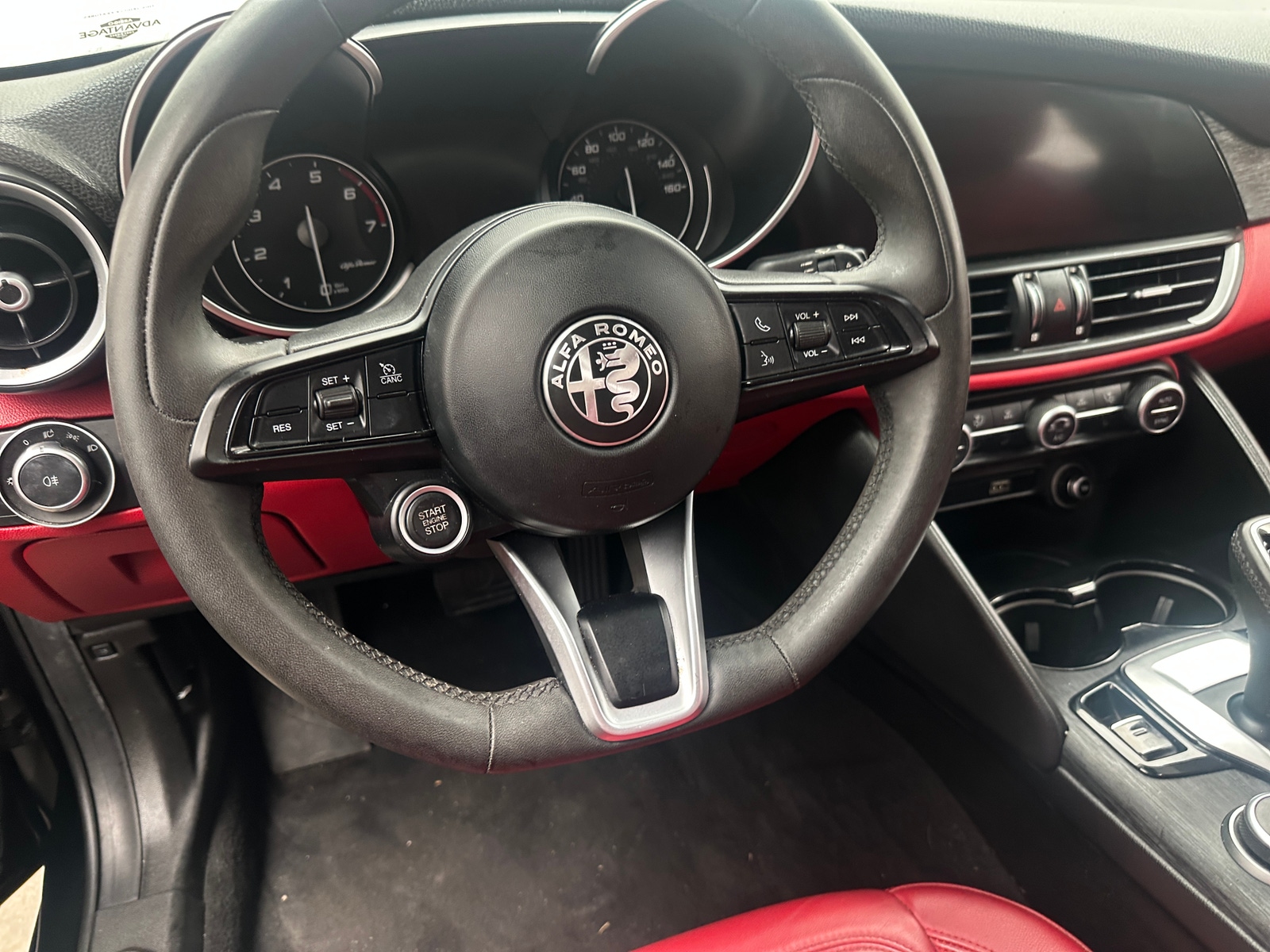 Thumbnail: 2021 Alfa Romeo Giulia - 4