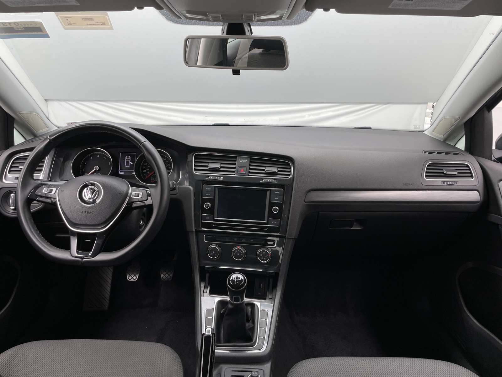 Thumbnail: 2018 Volkswagen Golf - 3