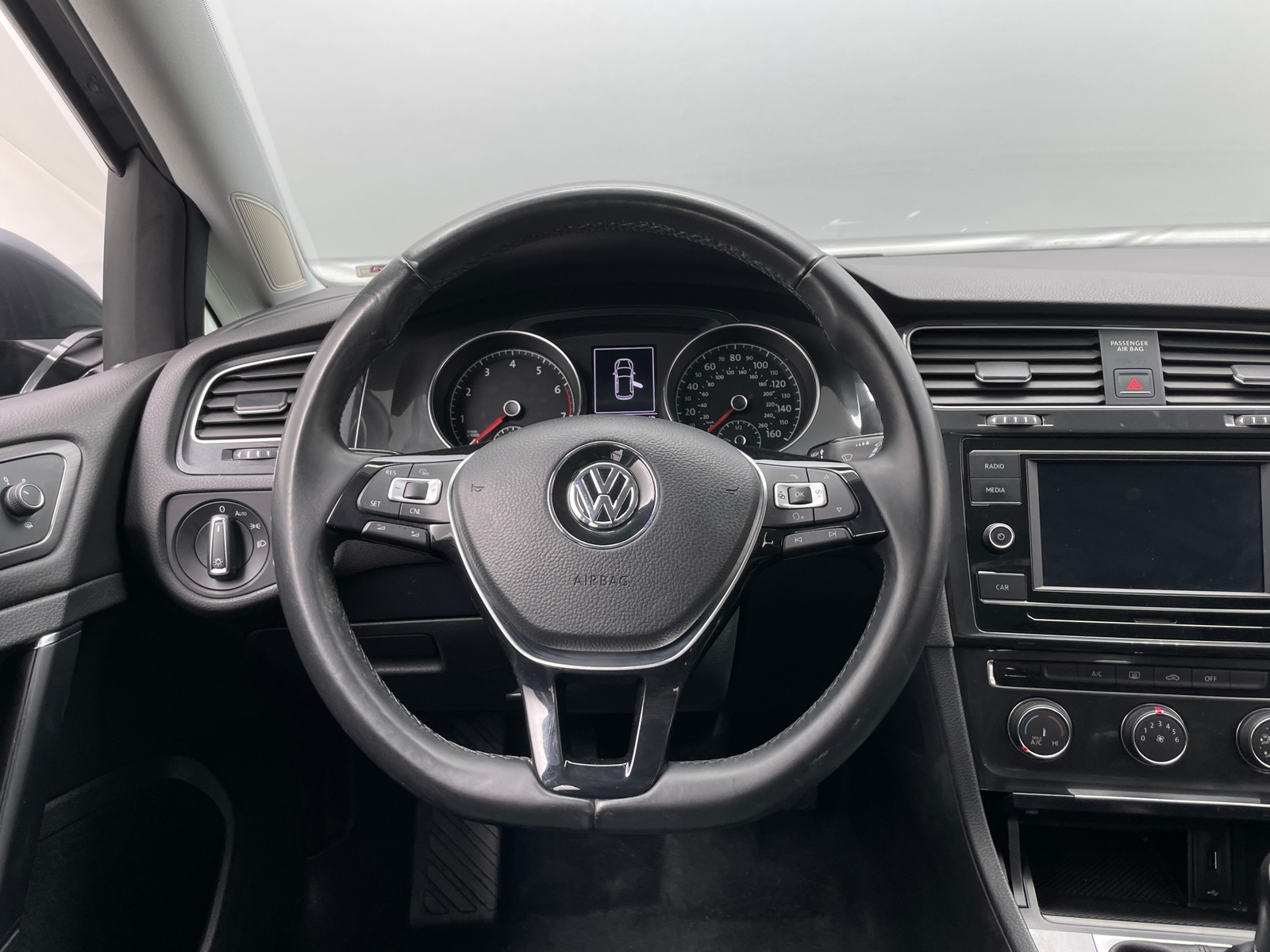 Thumbnail: 2018 Volkswagen Golf - 5