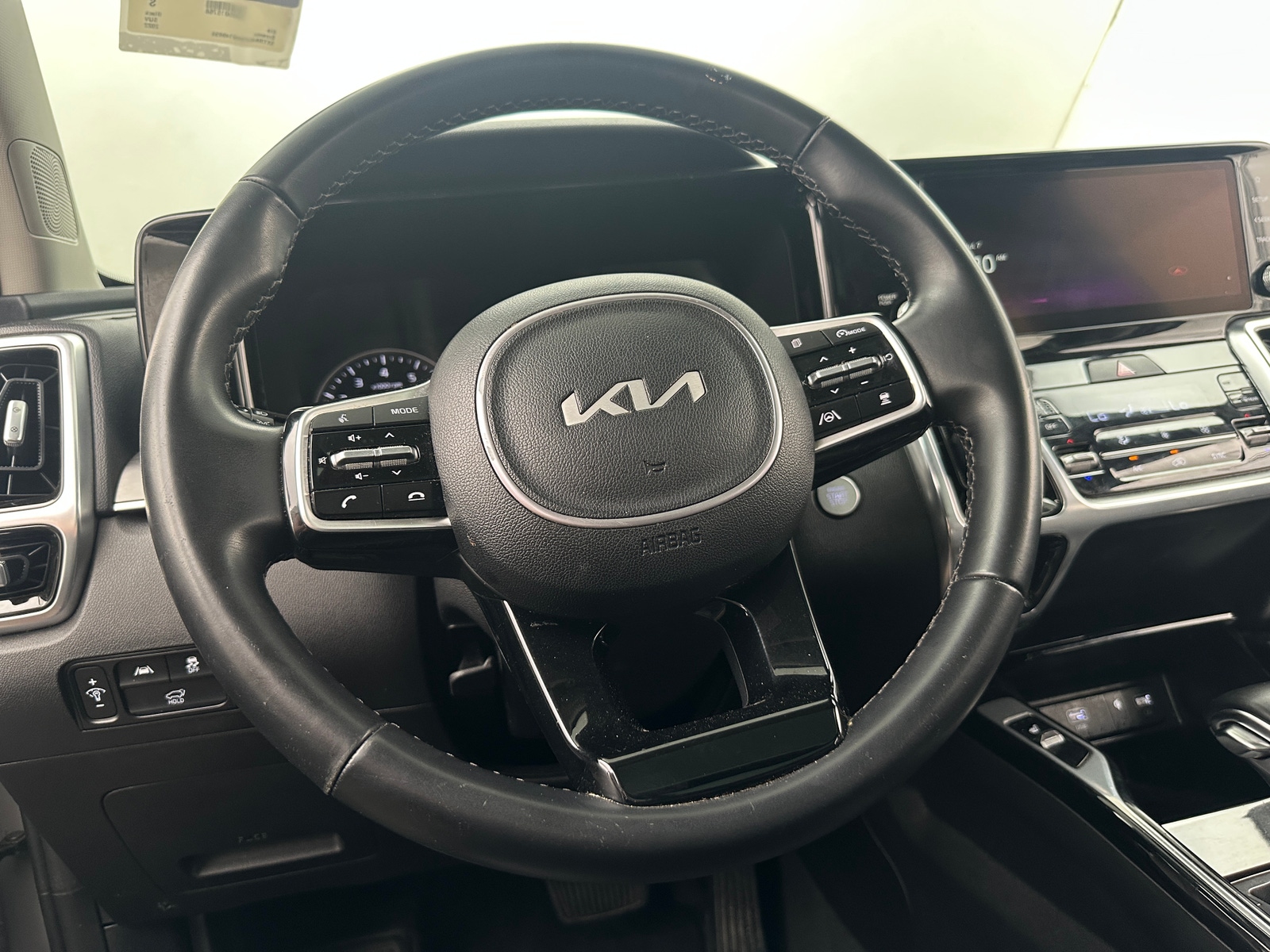 Thumbnail: 2022 Kia Sorento - 4