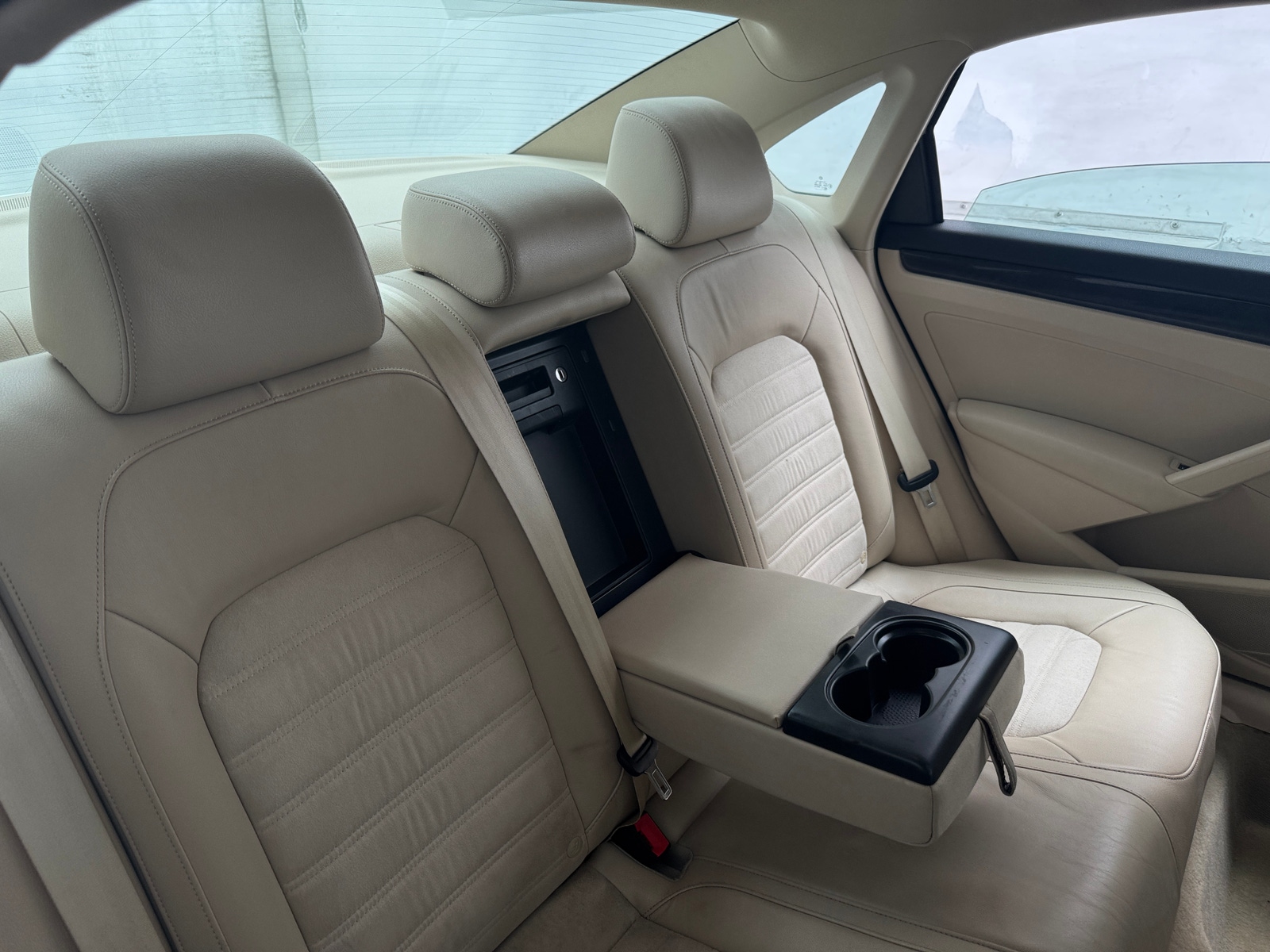 Thumbnail: 2015 Volkswagen Passat - 5