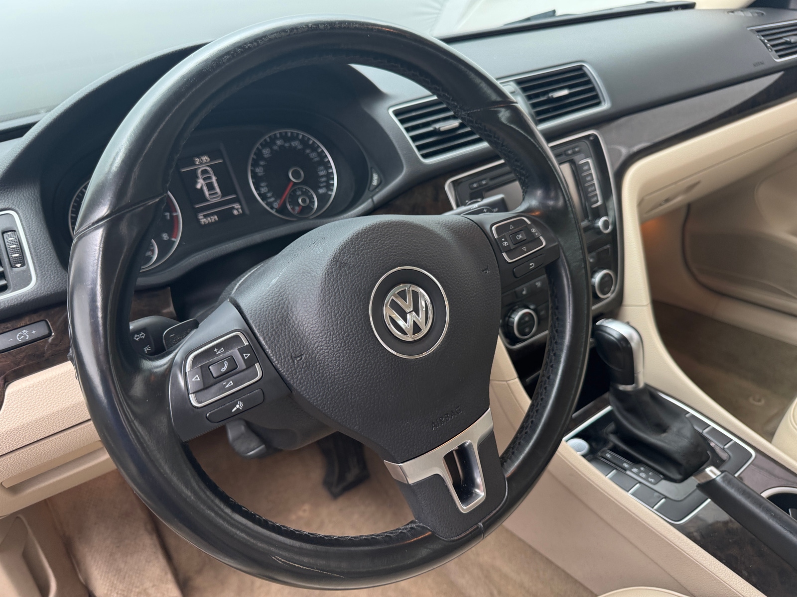 Thumbnail: 2015 Volkswagen Passat - 4