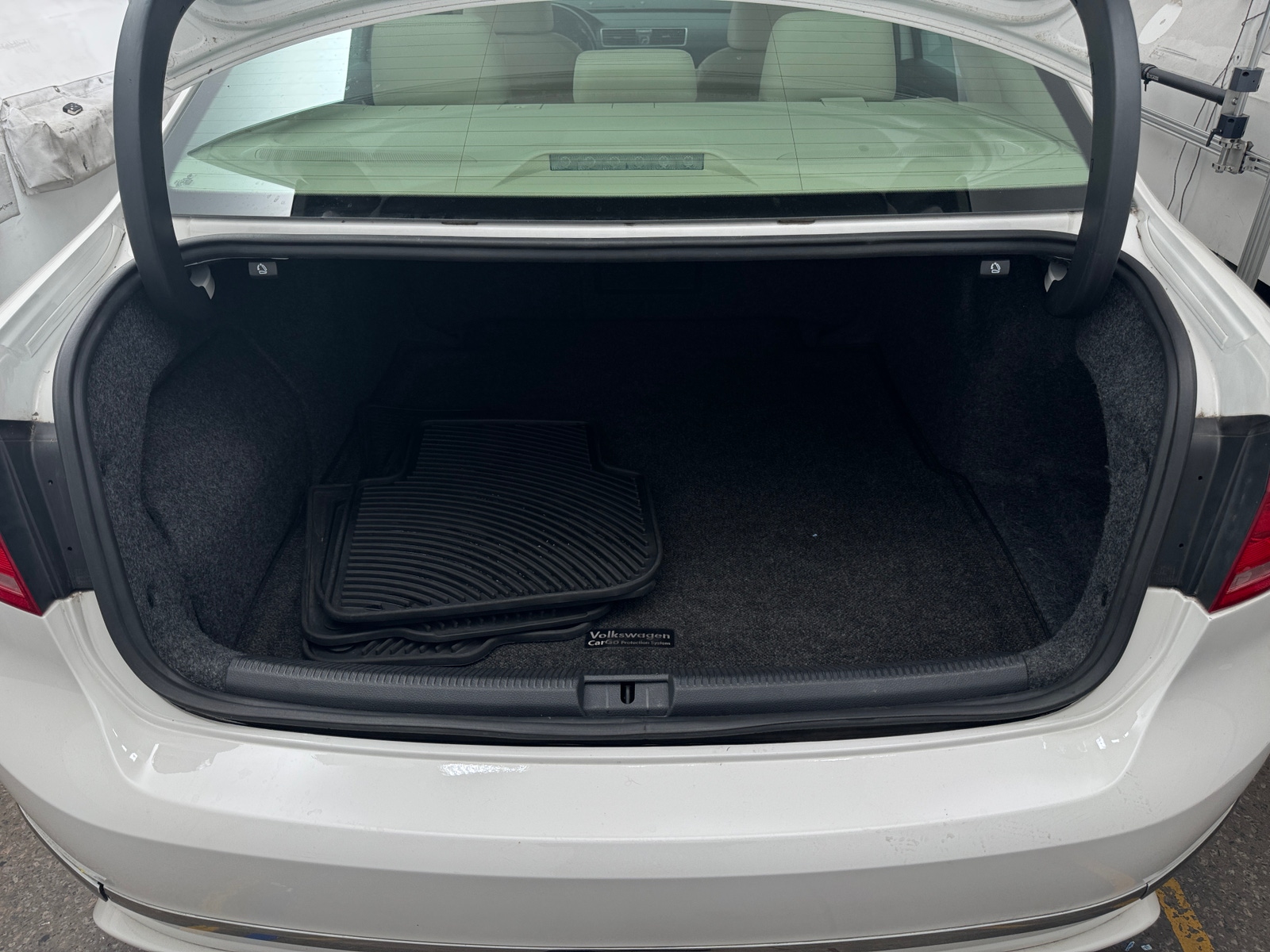 Thumbnail: 2015 Volkswagen Passat - 6