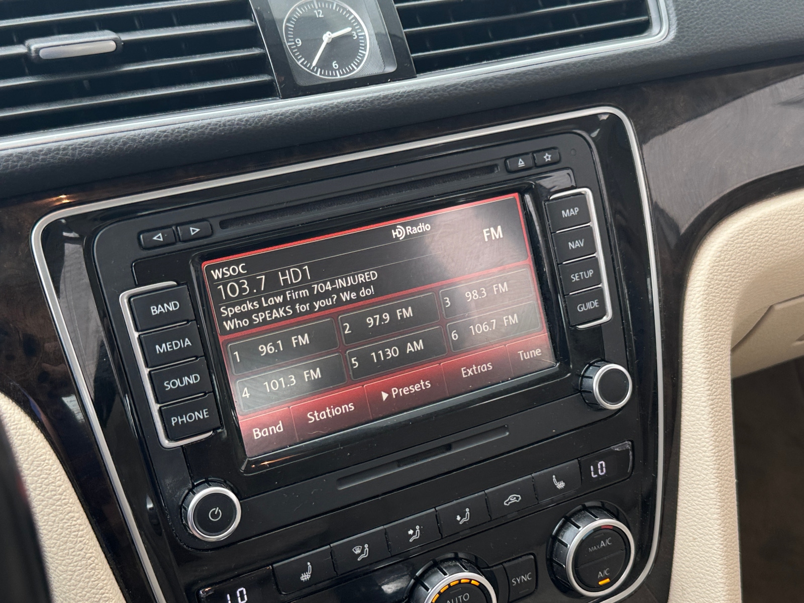 Thumbnail: 2015 Volkswagen Passat - 3