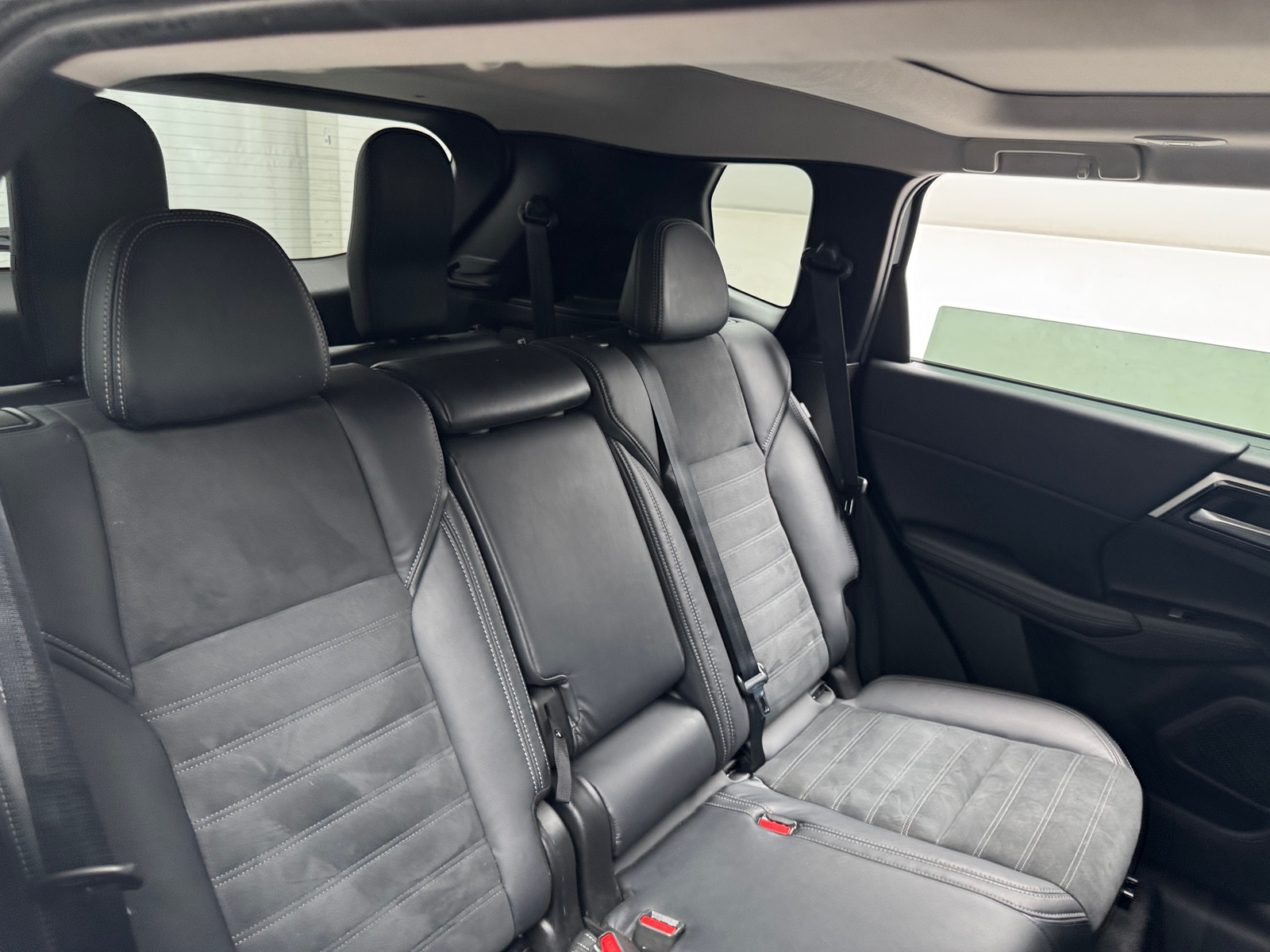 Thumbnail: 2022 Mitsubishi Outlander - 5