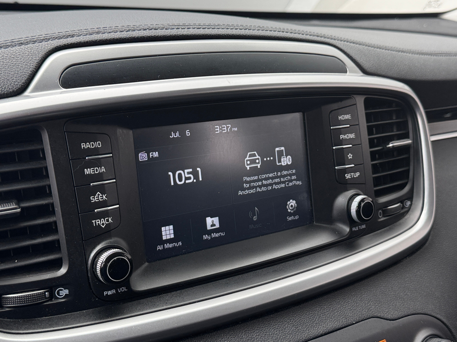 Thumbnail: 2019 Kia Sorento - 4