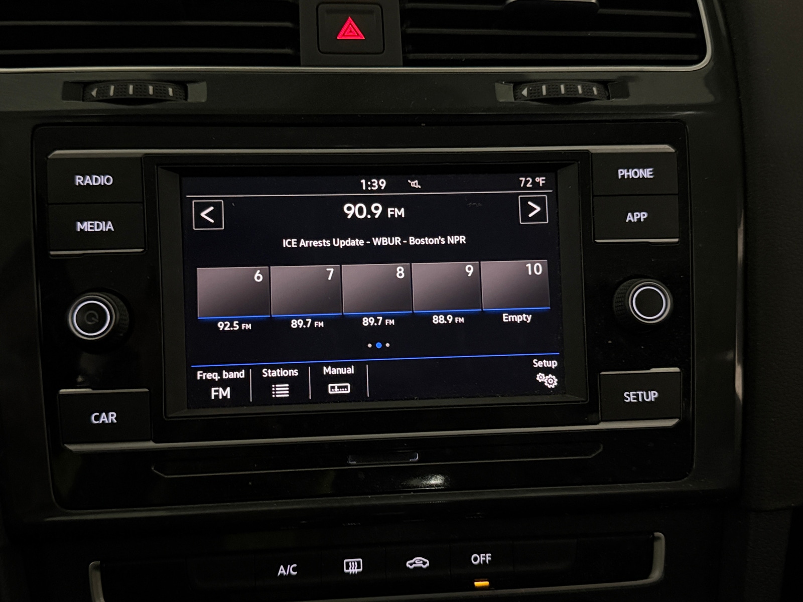 Thumbnail: 2019 Volkswagen Golf - 4