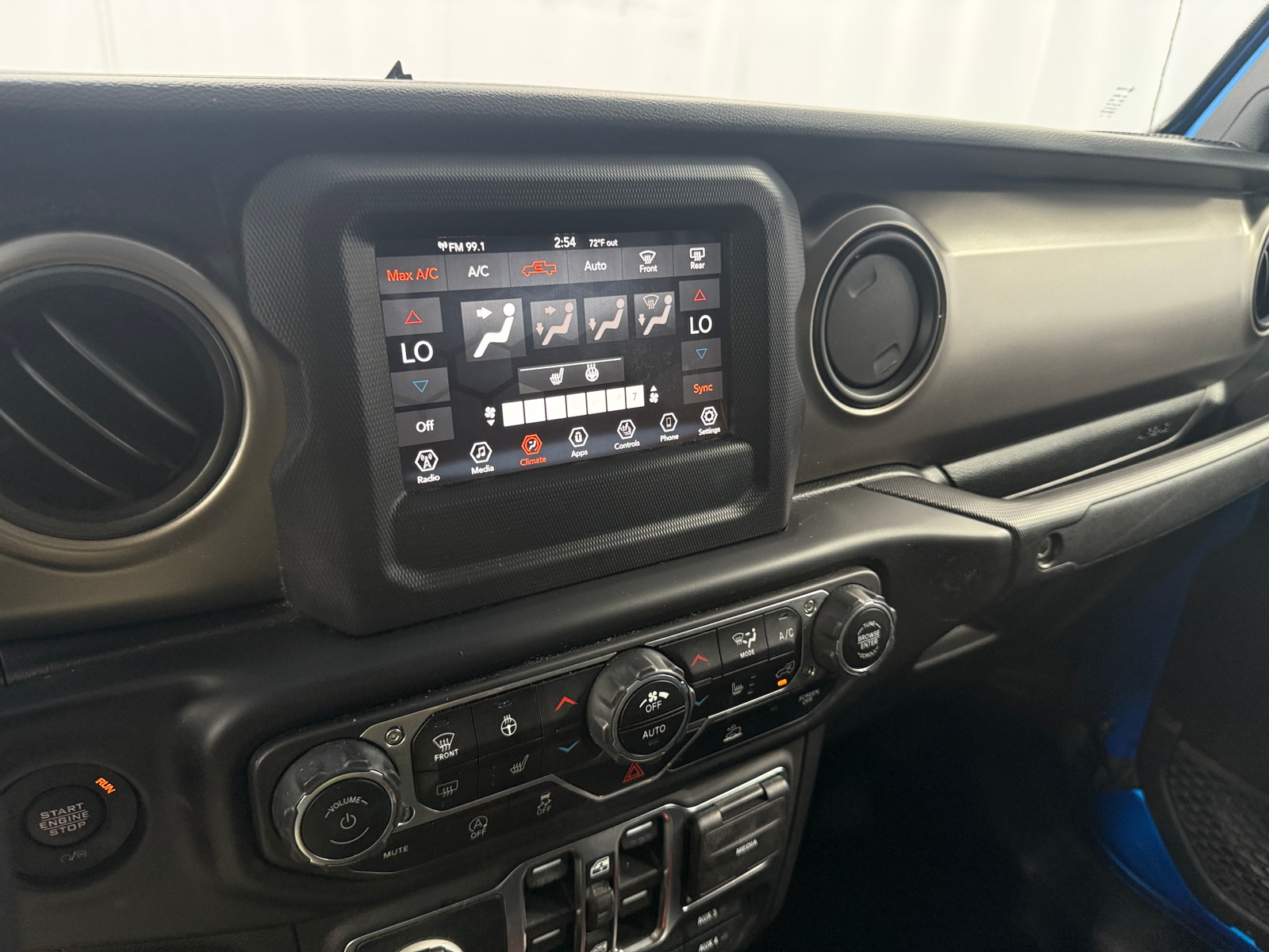 Thumbnail: 2021 Jeep Gladiator - 4