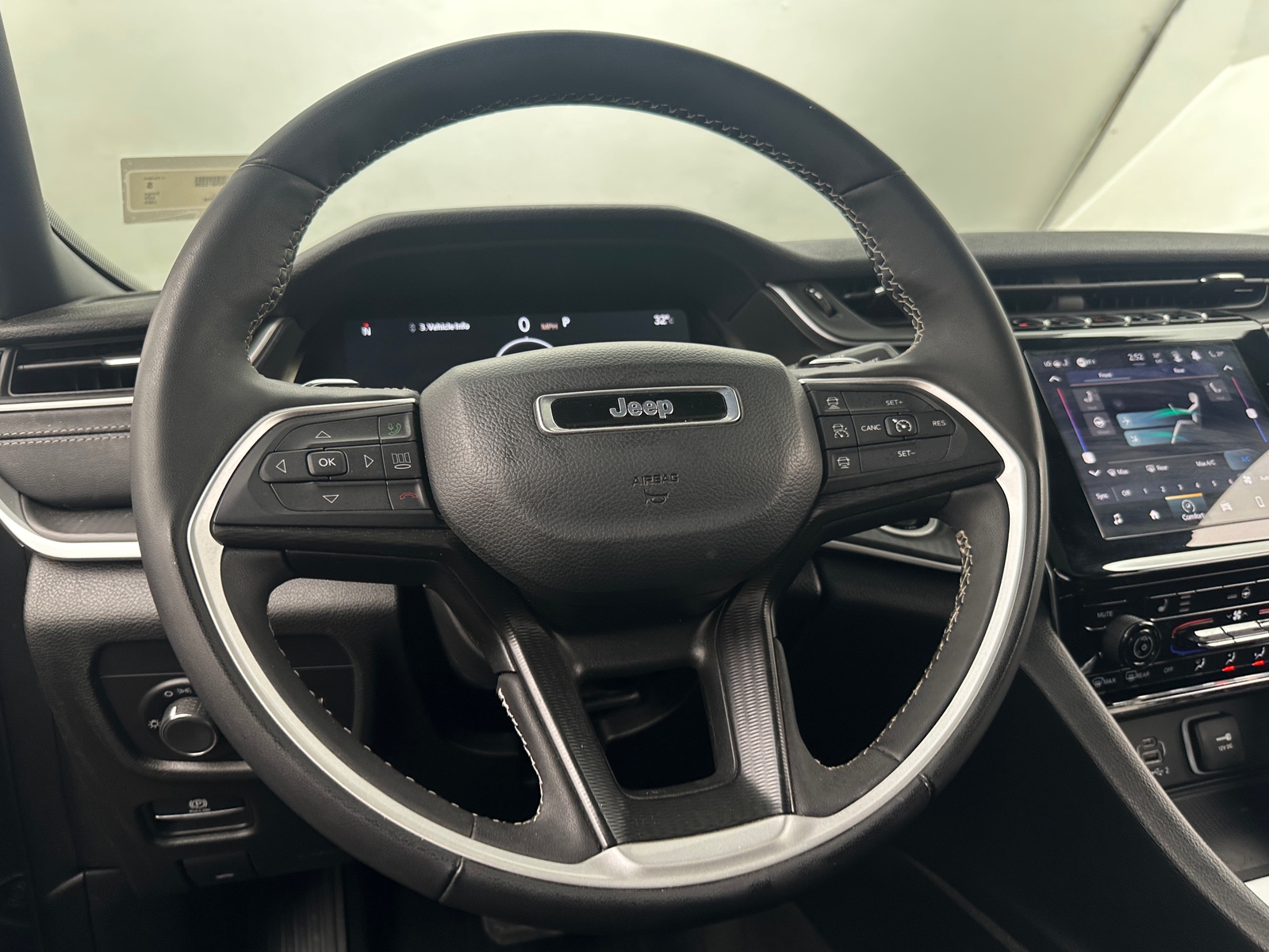 Thumbnail: 2025 Jeep Grand Cherokee L - 5