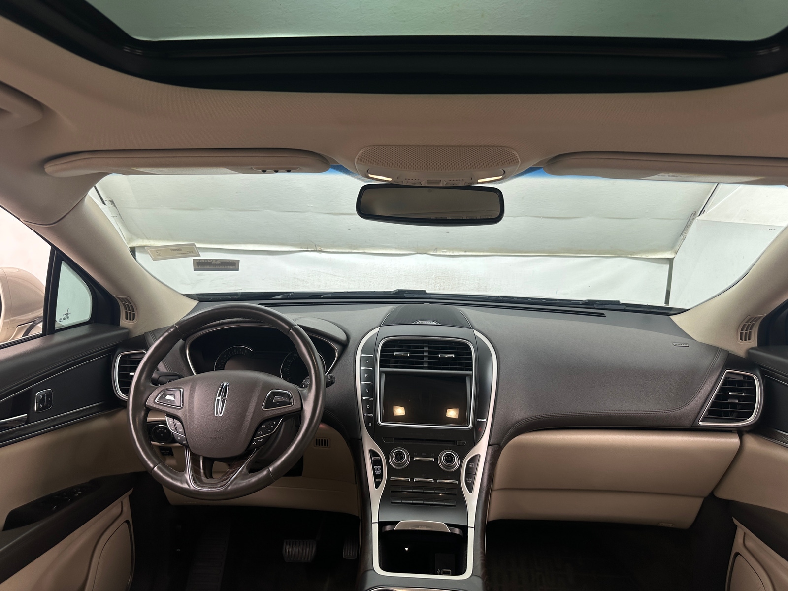Thumbnail: 2017 Lincoln MKX - 2