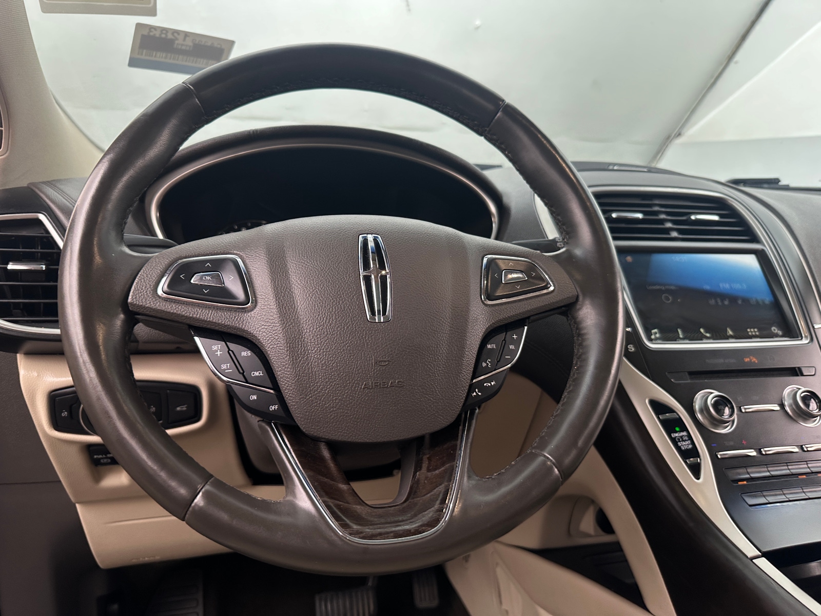 Thumbnail: 2017 Lincoln MKX - 4