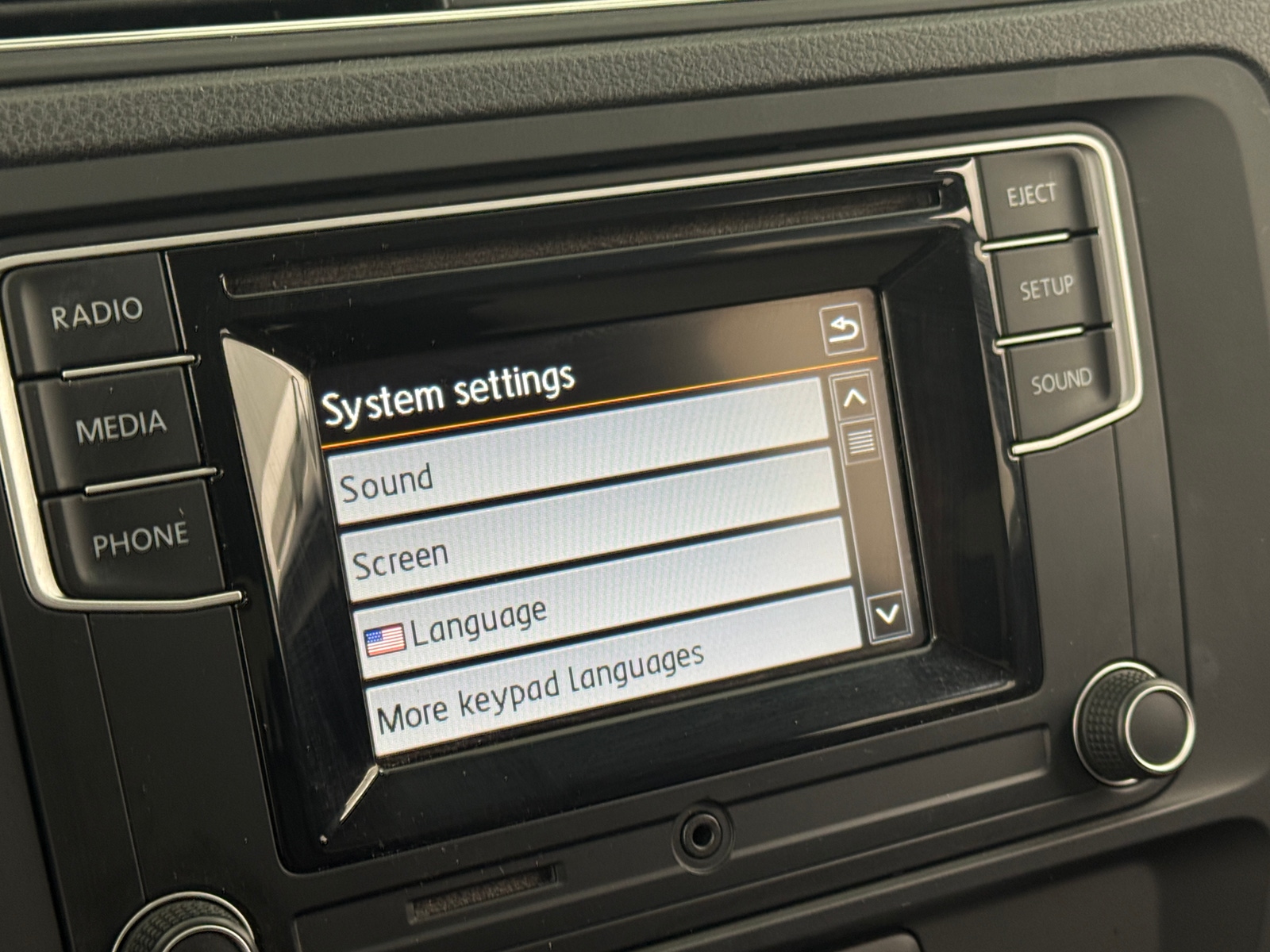 Thumbnail: 2017 Volkswagen Jetta - 4