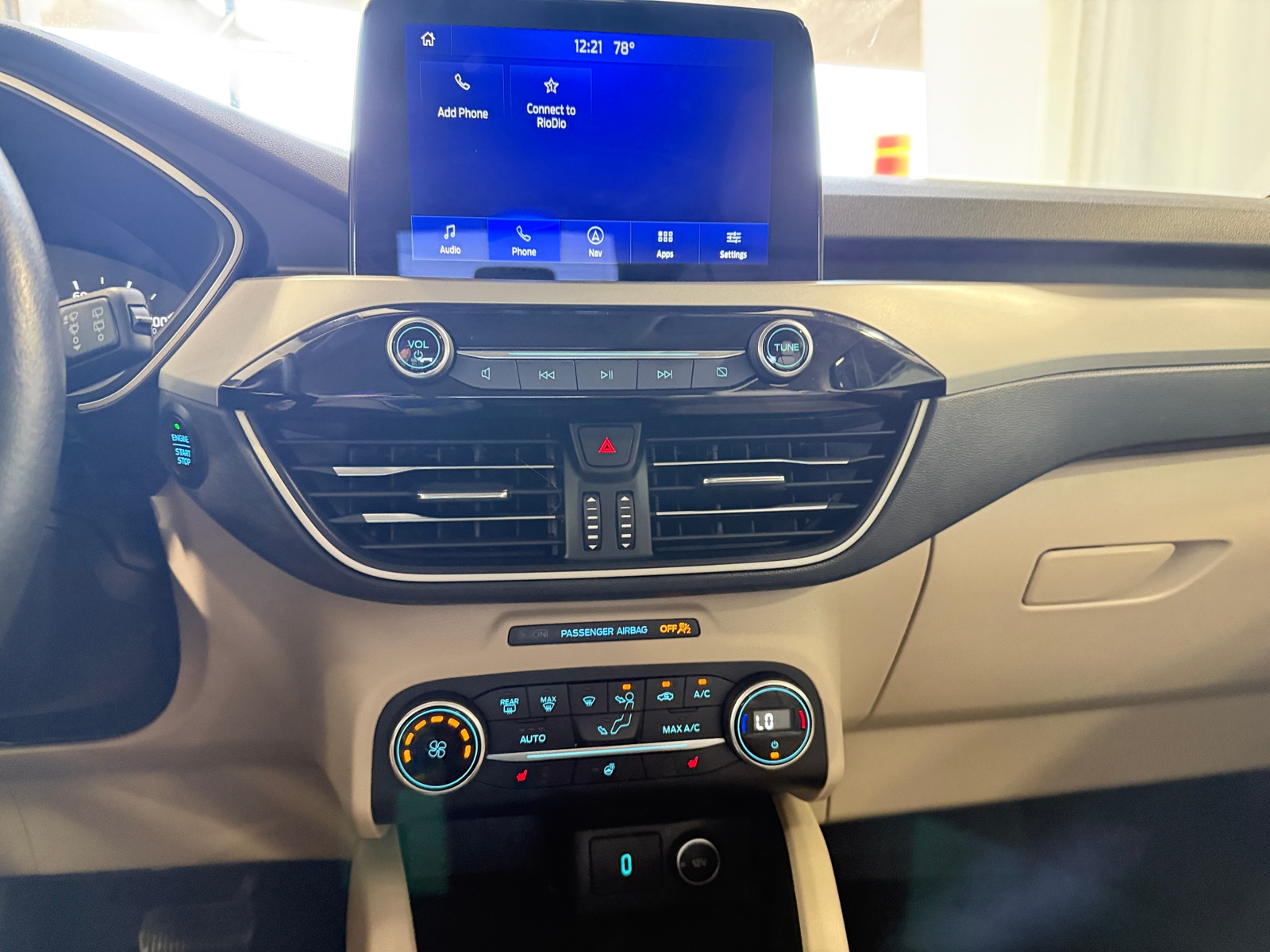 Thumbnail: 2020 Ford Escape - 3