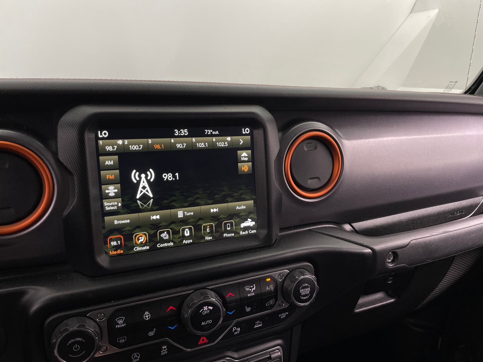 Thumbnail: 2021 Jeep Gladiator - 4