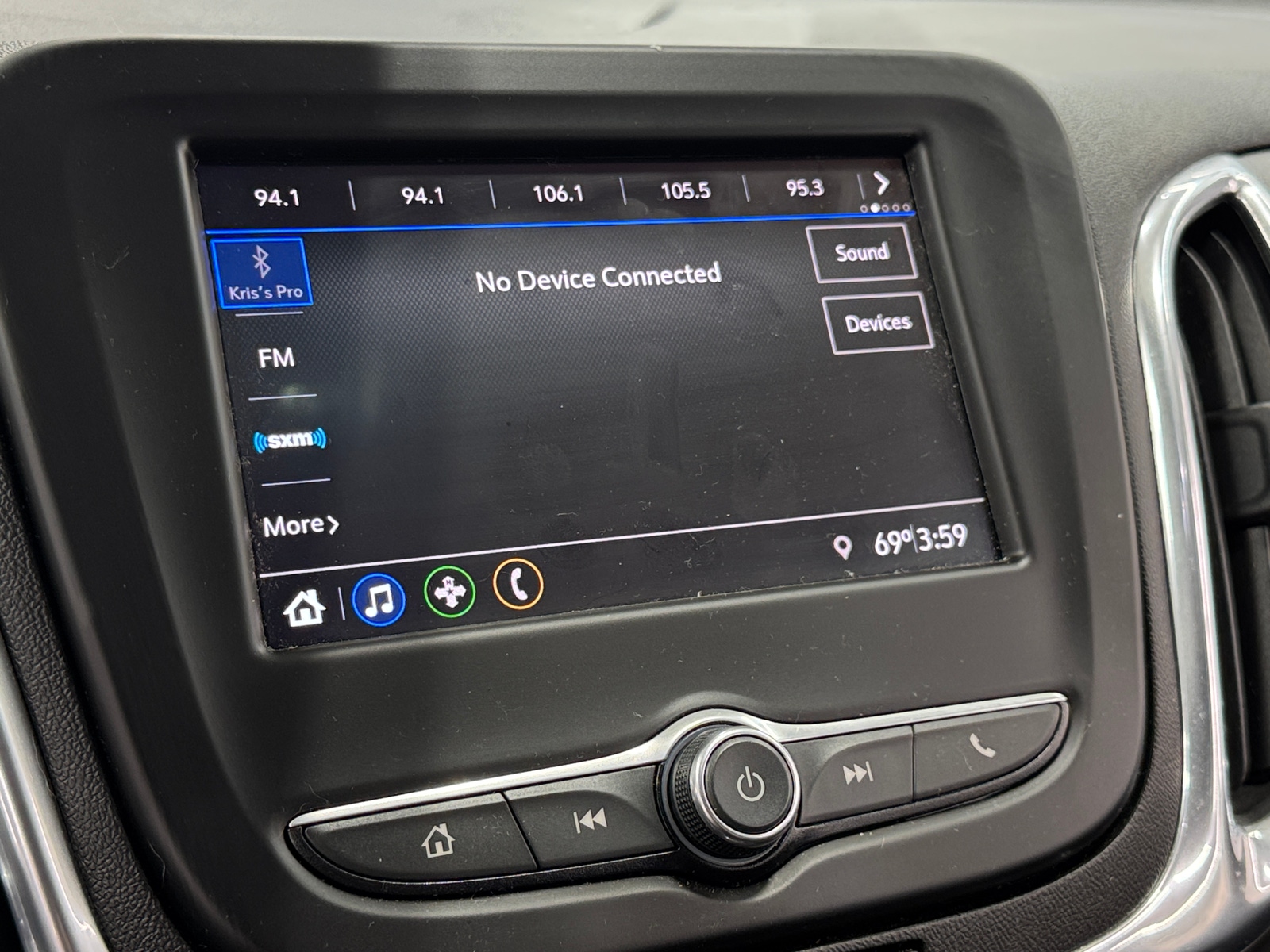 Thumbnail: 2021 Chevrolet Equinox - 4