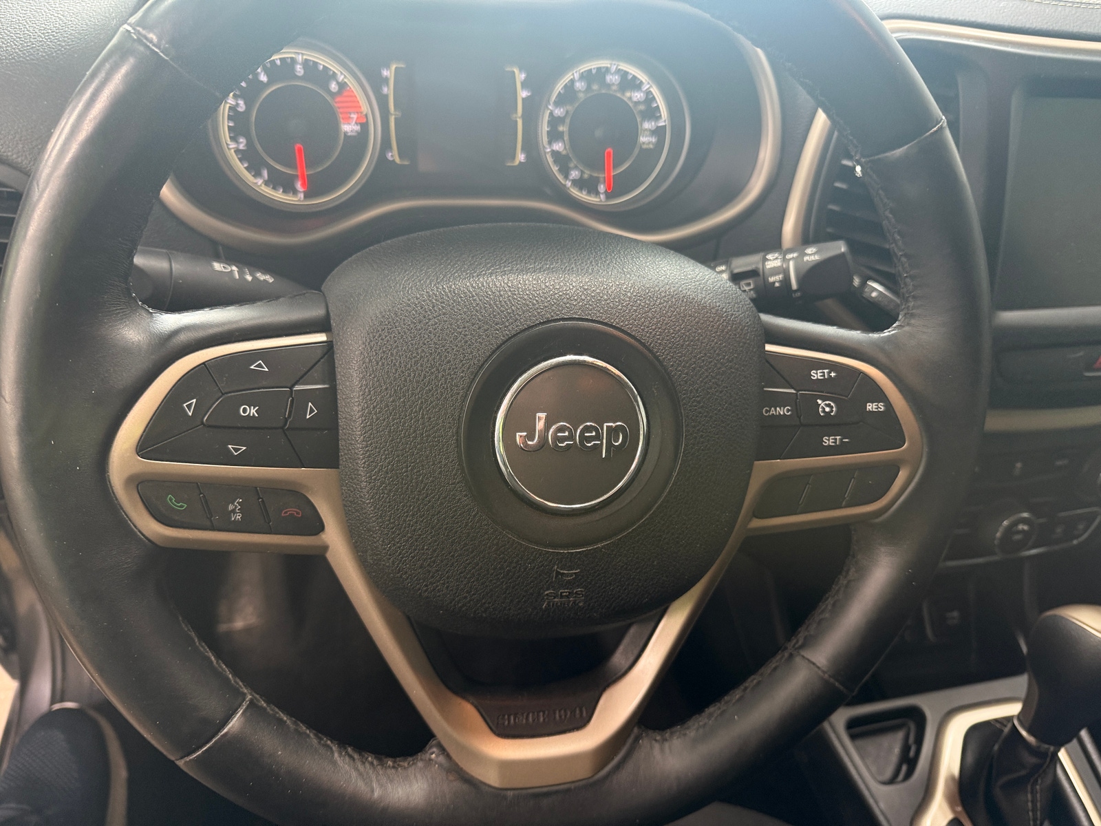Thumbnail: 2017 Jeep Cherokee - 5