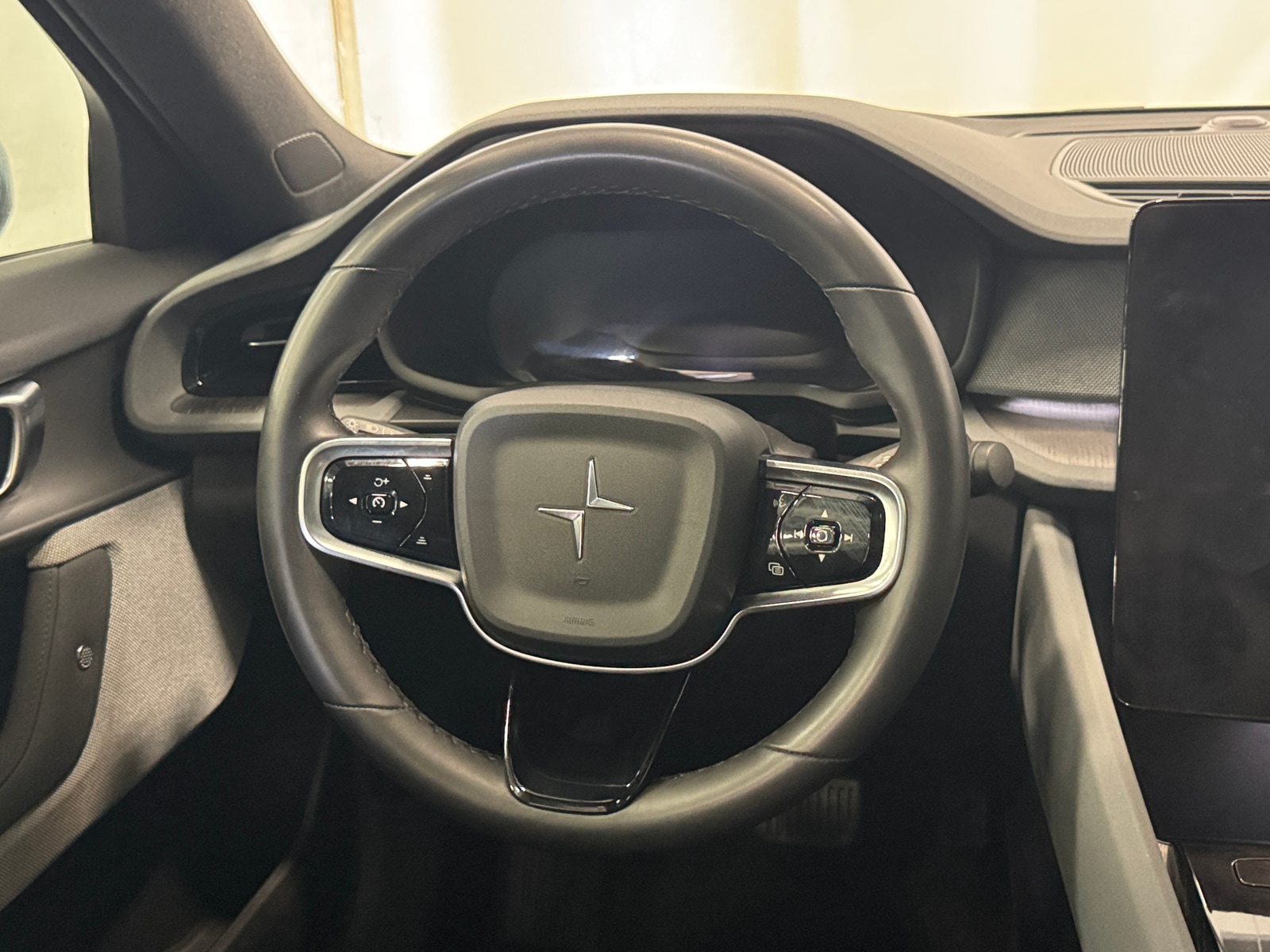 Thumbnail: 2021 Polestar 2 - 5
