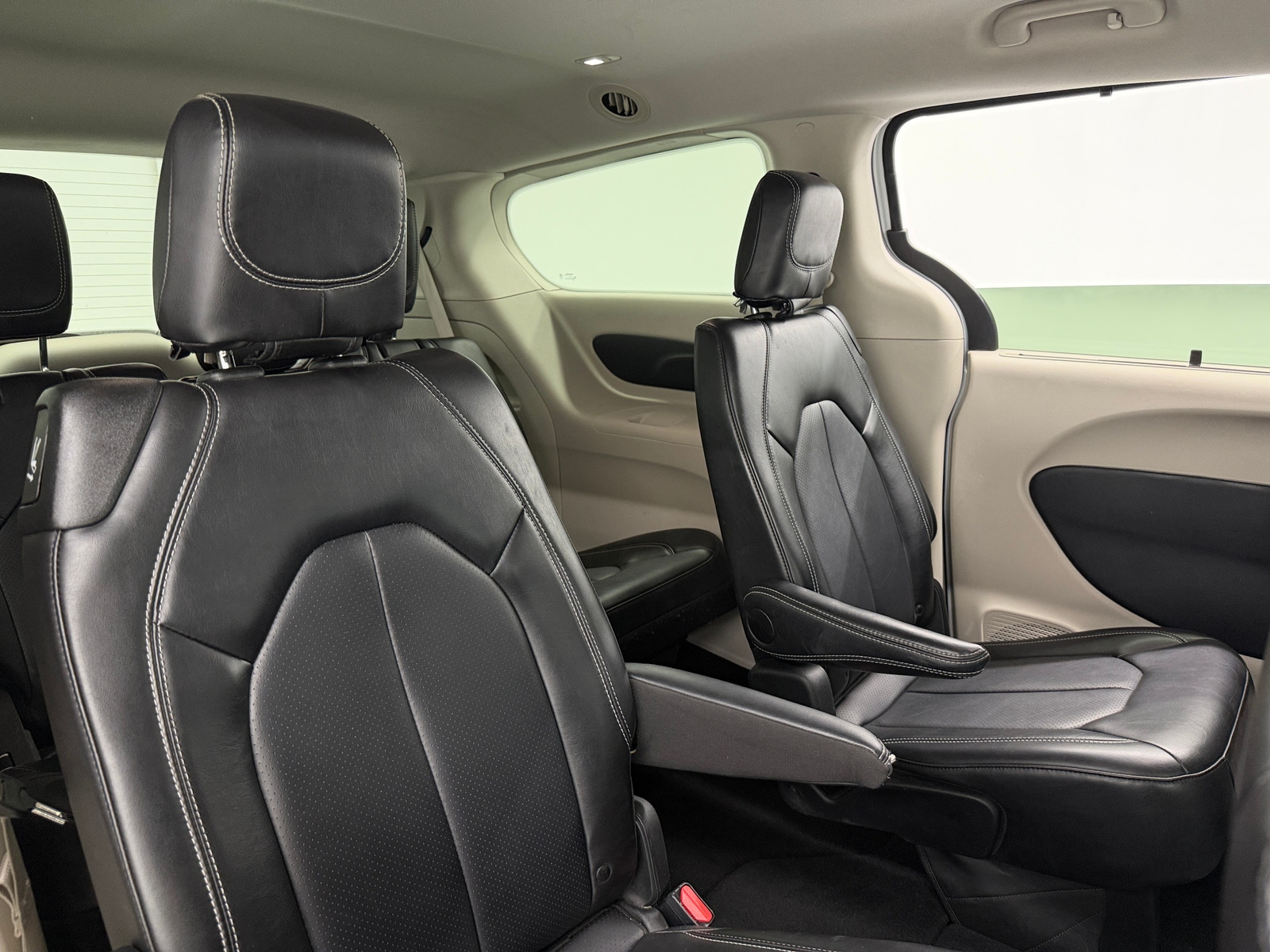 Thumbnail: 2024 Chrysler Pacifica - 5