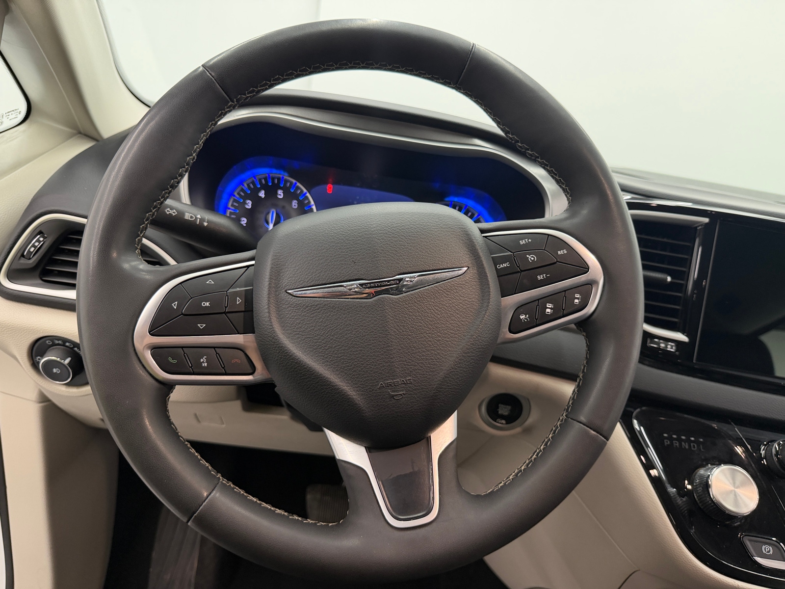 Thumbnail: 2024 Chrysler Pacifica - 4