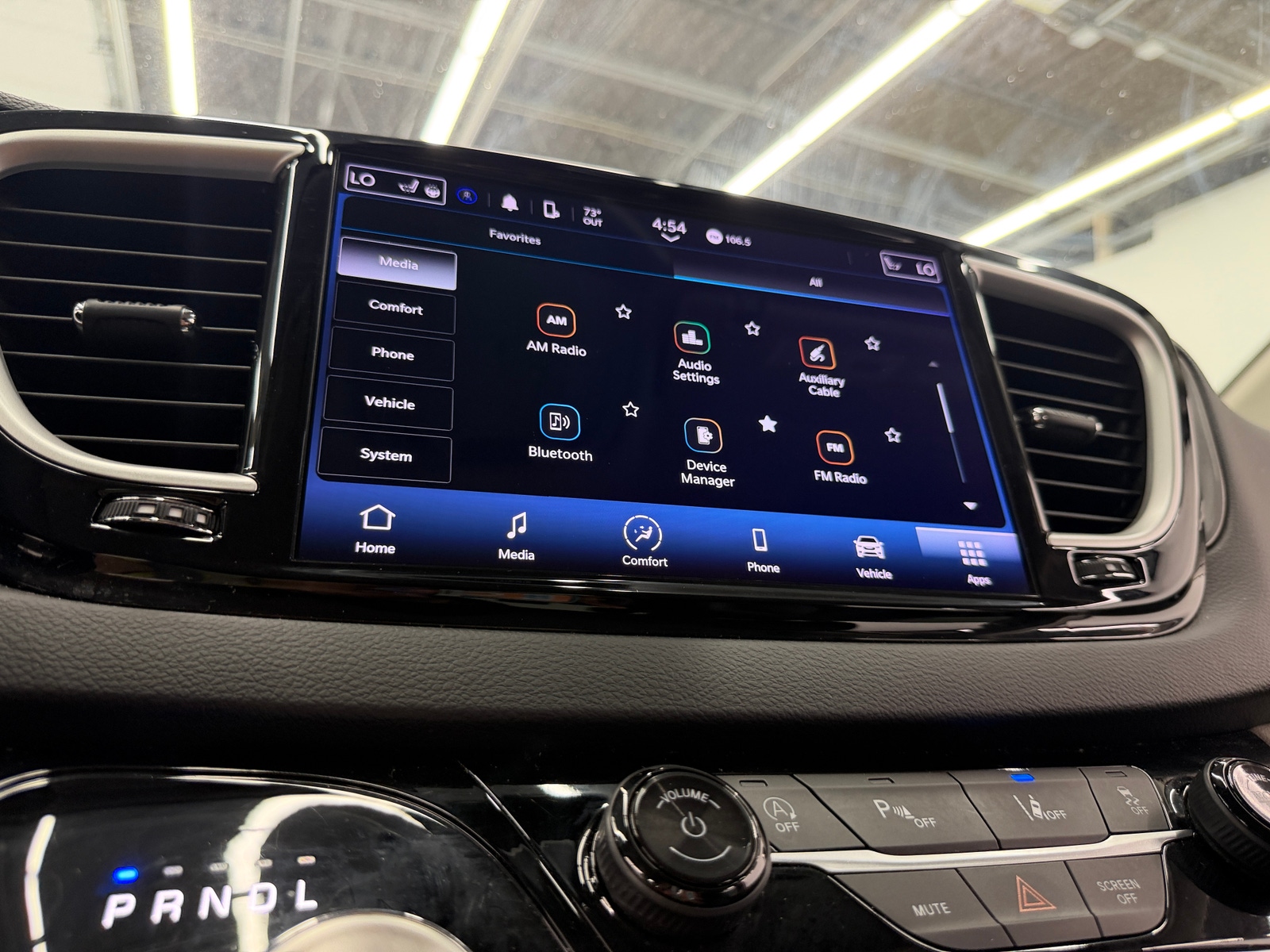 Thumbnail: 2024 Chrysler Pacifica - 3