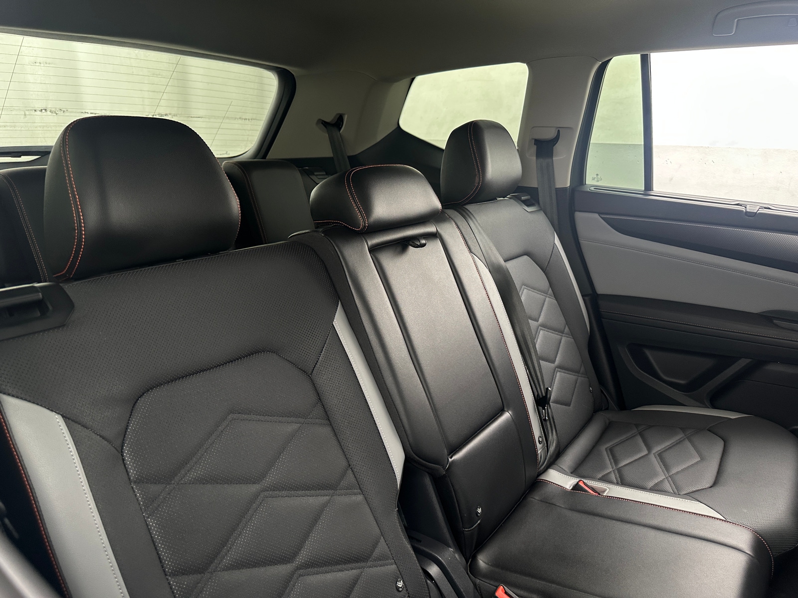 Thumbnail: 2024 Volkswagen Atlas - 5