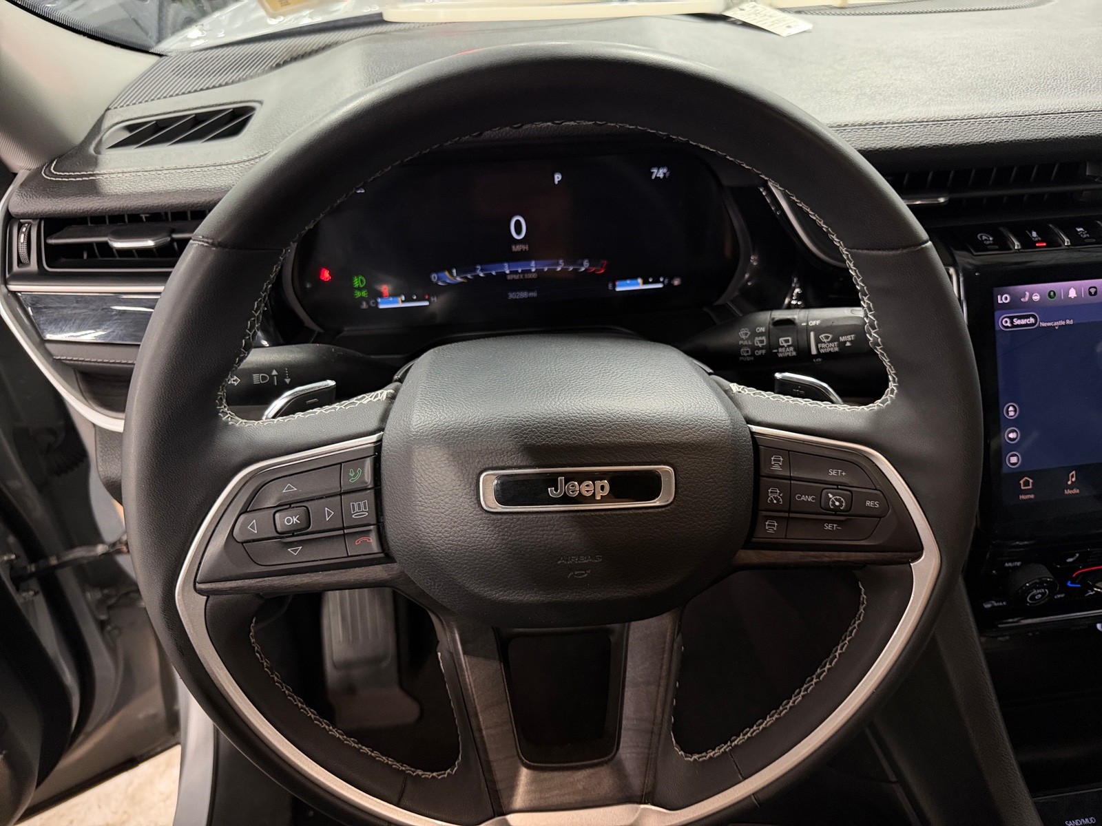 Thumbnail: 2023 Jeep Grand Cherokee L - 4