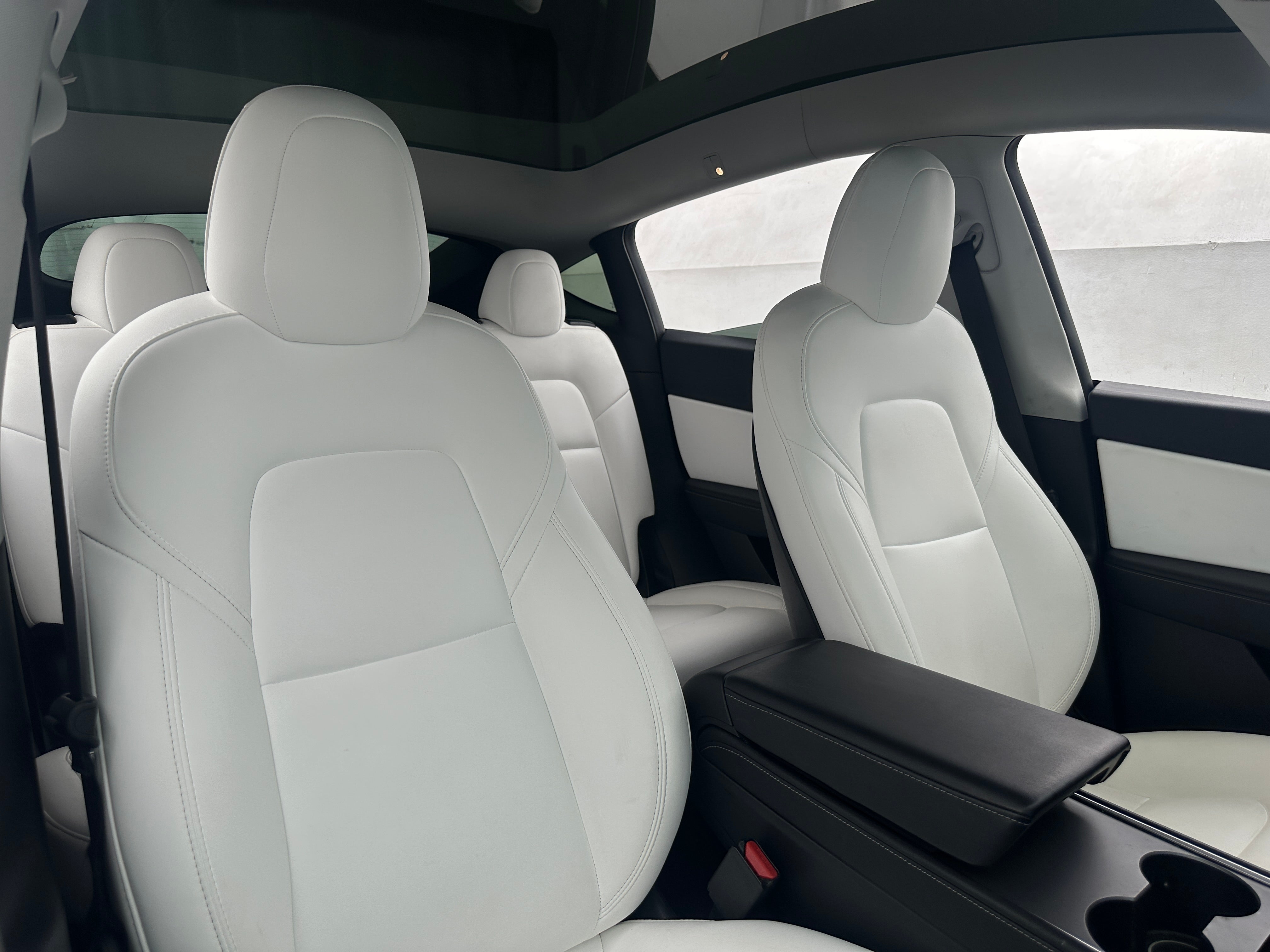 Used 2021 Tesla Model Y Long Range with VIN 5YJYGDEE6MF144721 for sale in Oak Creek, WI