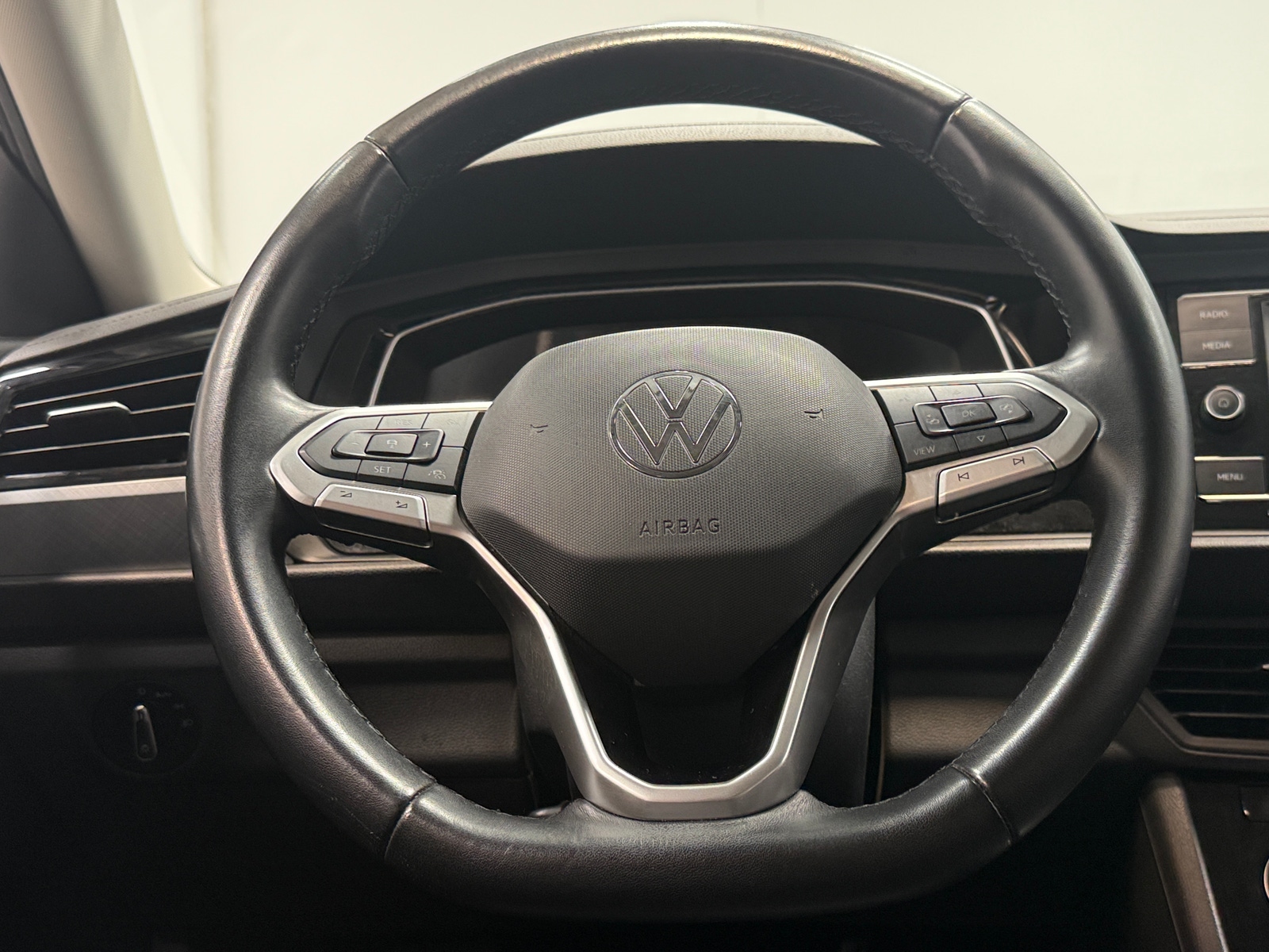 Thumbnail: 2024 Volkswagen Jetta - 4