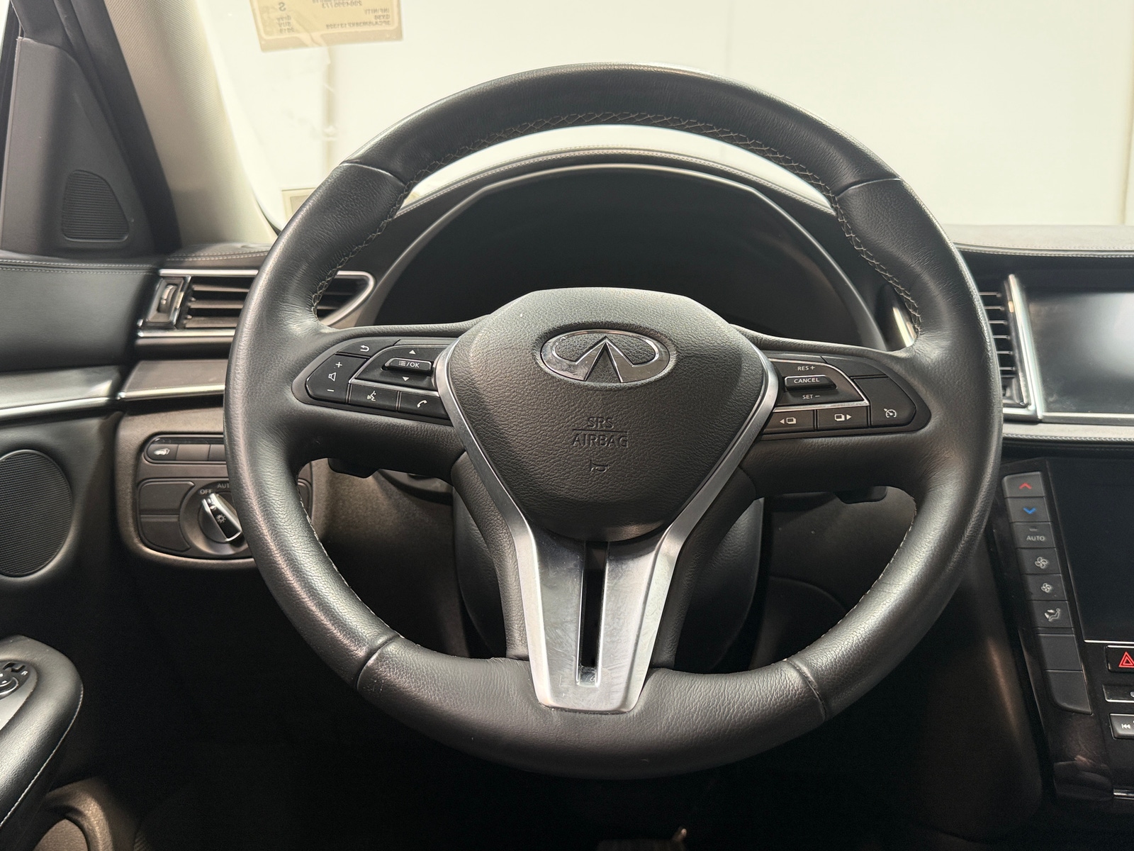 Thumbnail: 2019 INFINITI QX50 - 4