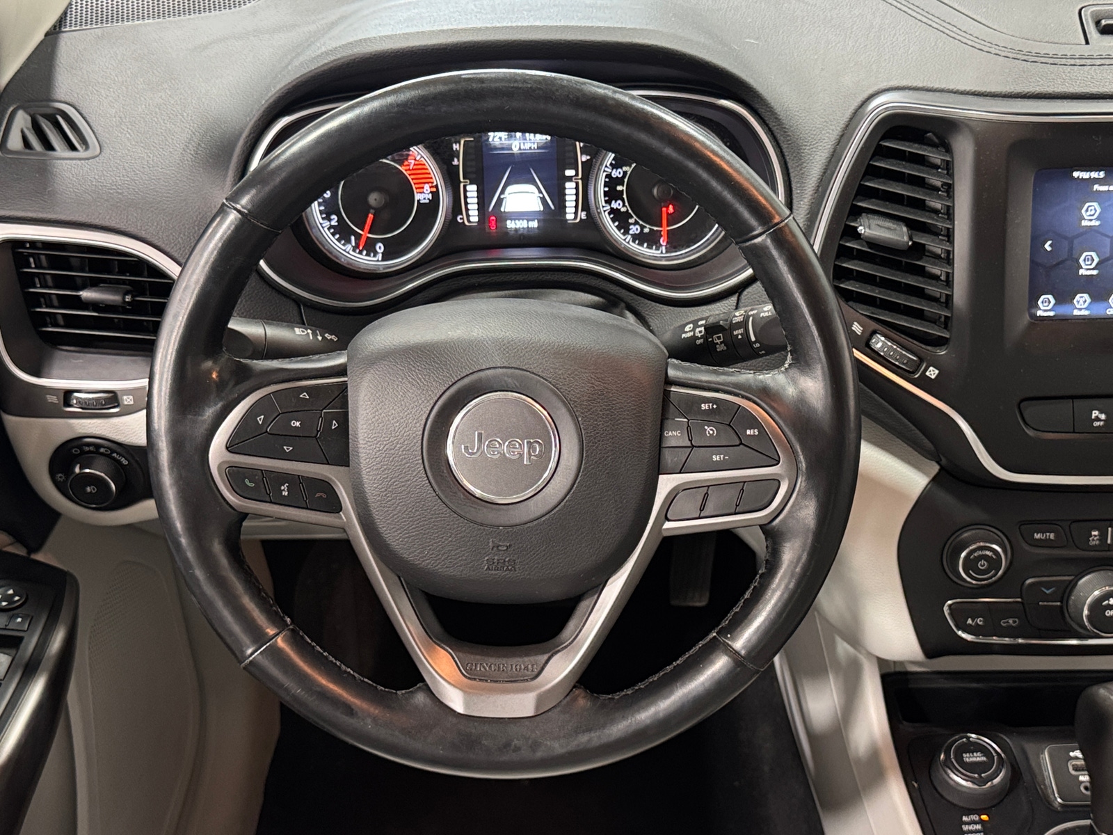 Thumbnail: 2021 Jeep Cherokee - 4