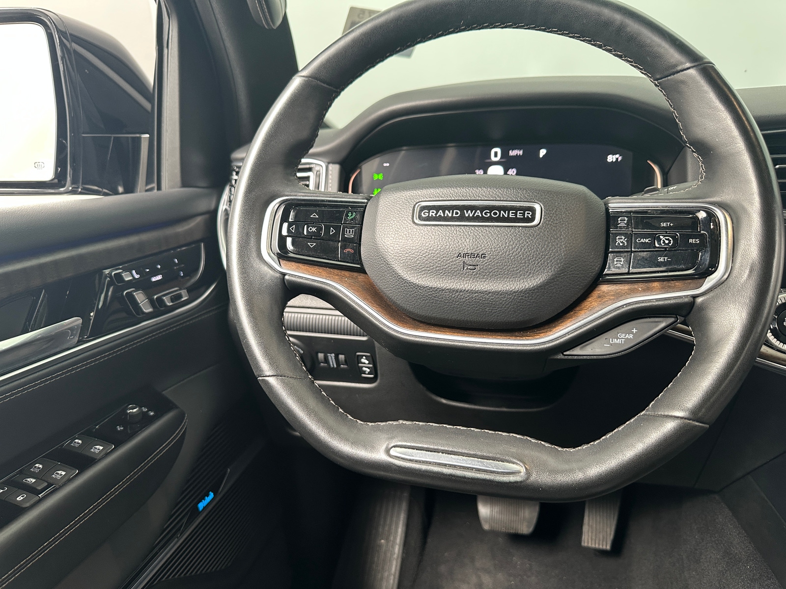 Thumbnail: 2022 Jeep Grand Wagoneer - 4