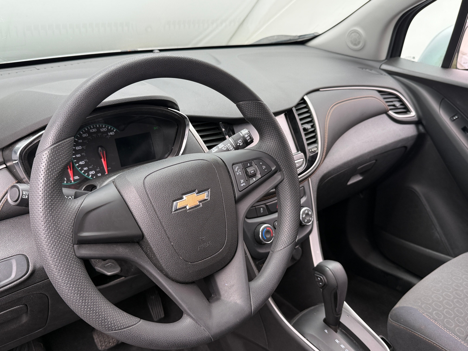 Thumbnail: 2017 Chevrolet Trax - 5