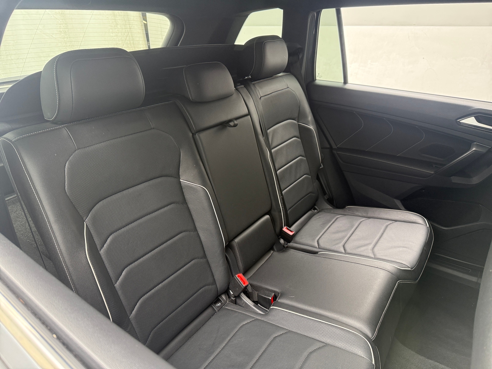 Thumbnail: 2023 Volkswagen Tiguan - 5