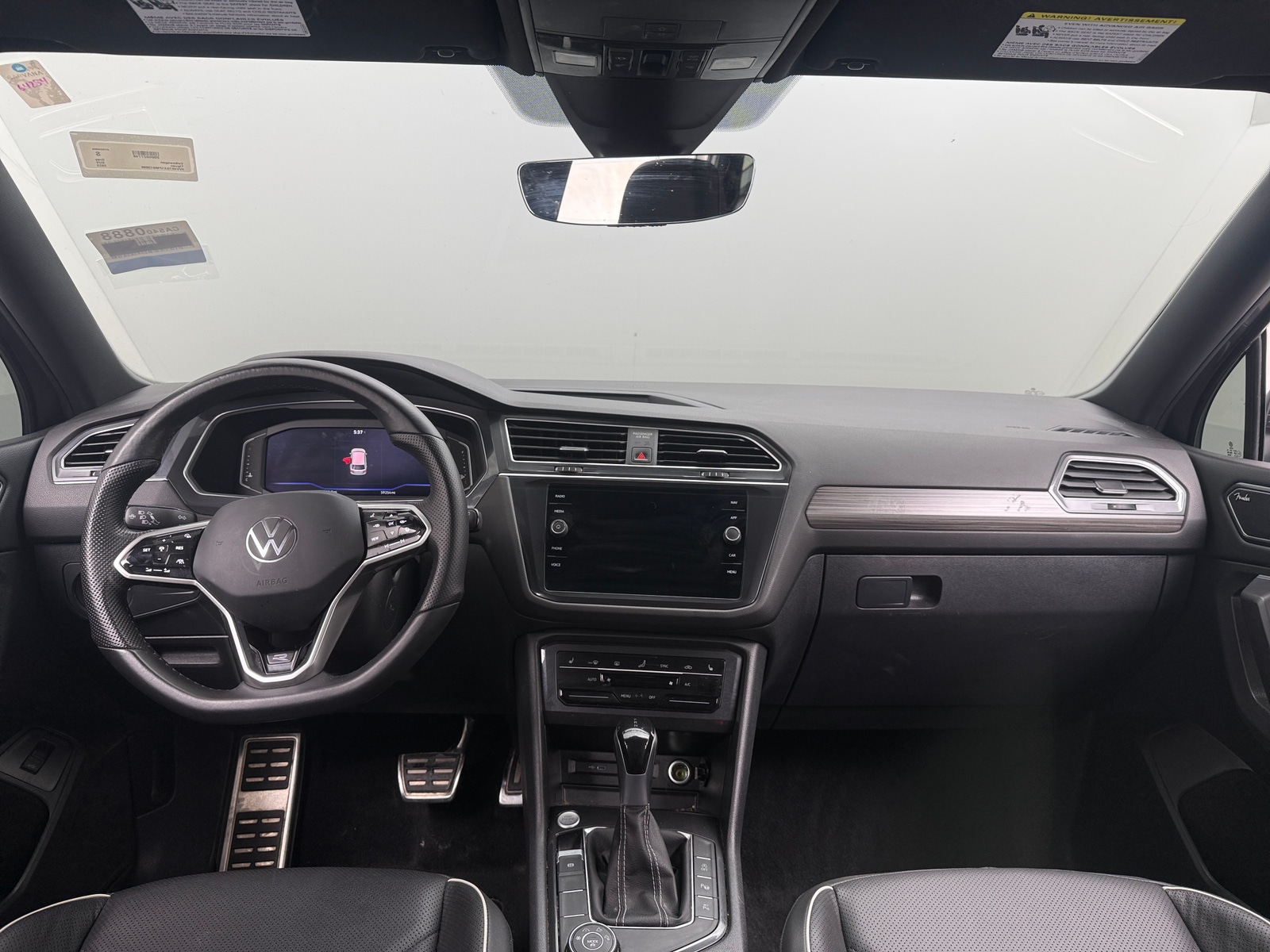 Thumbnail: 2023 Volkswagen Tiguan - 2