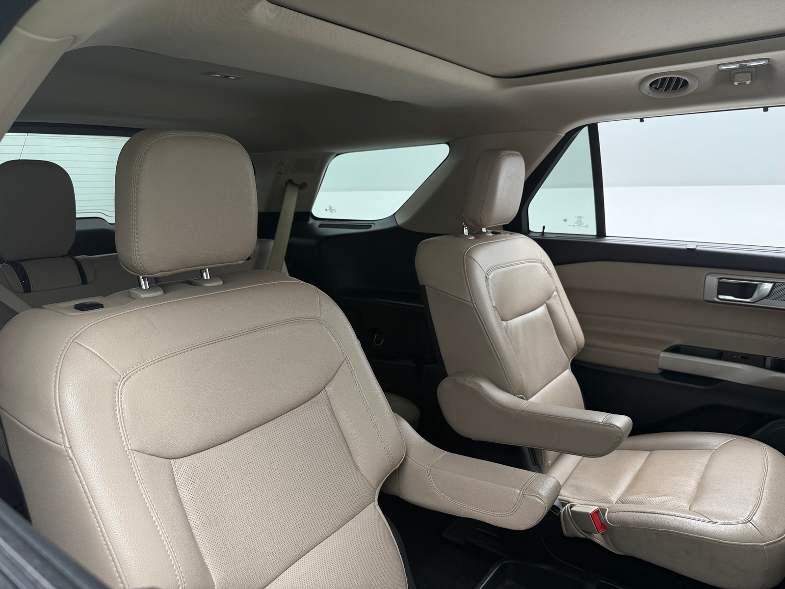Thumbnail: 2021 Ford Explorer - 5