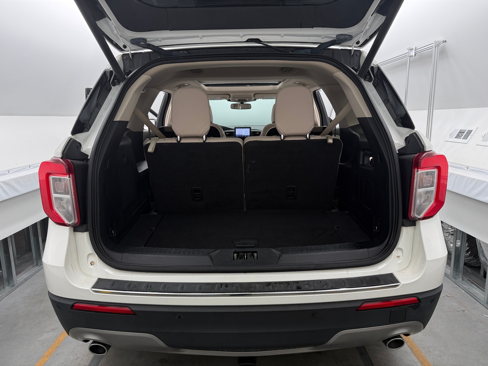 Thumbnail: 2021 Ford Explorer - 6