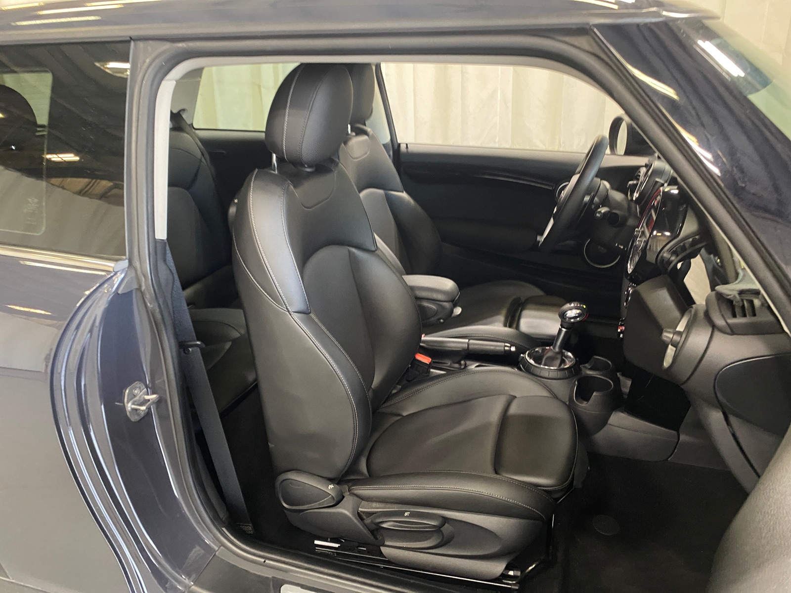 Thumbnail: 2014 MINI Cooper Hardtop - 2