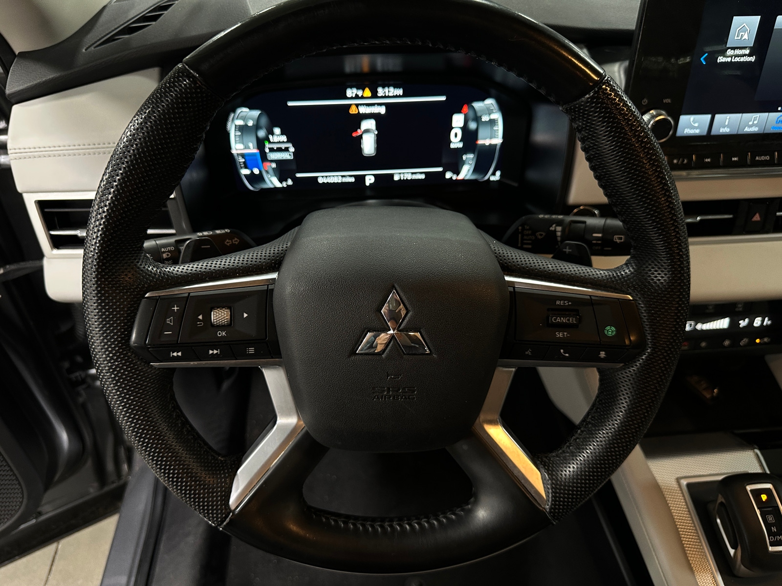 Thumbnail: 2023 Mitsubishi Outlander - 4
