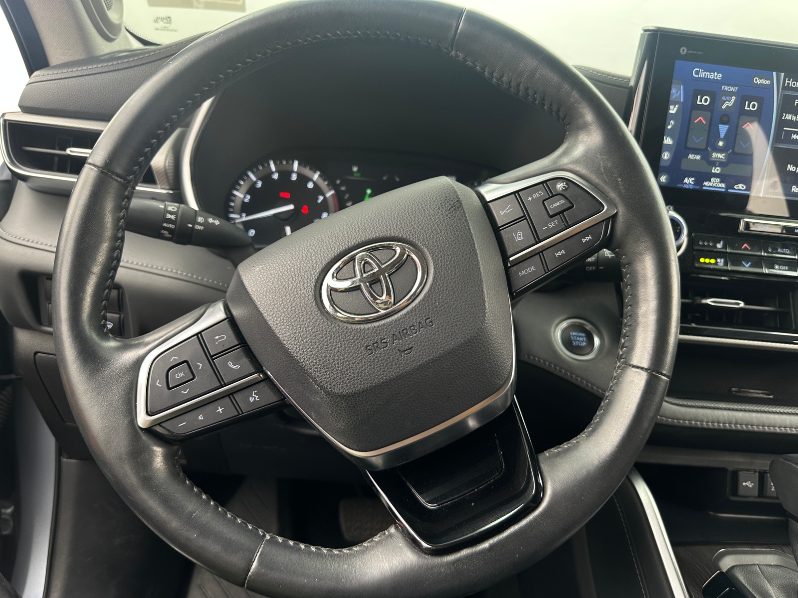 Thumbnail: 2021 Toyota Highlander - 4