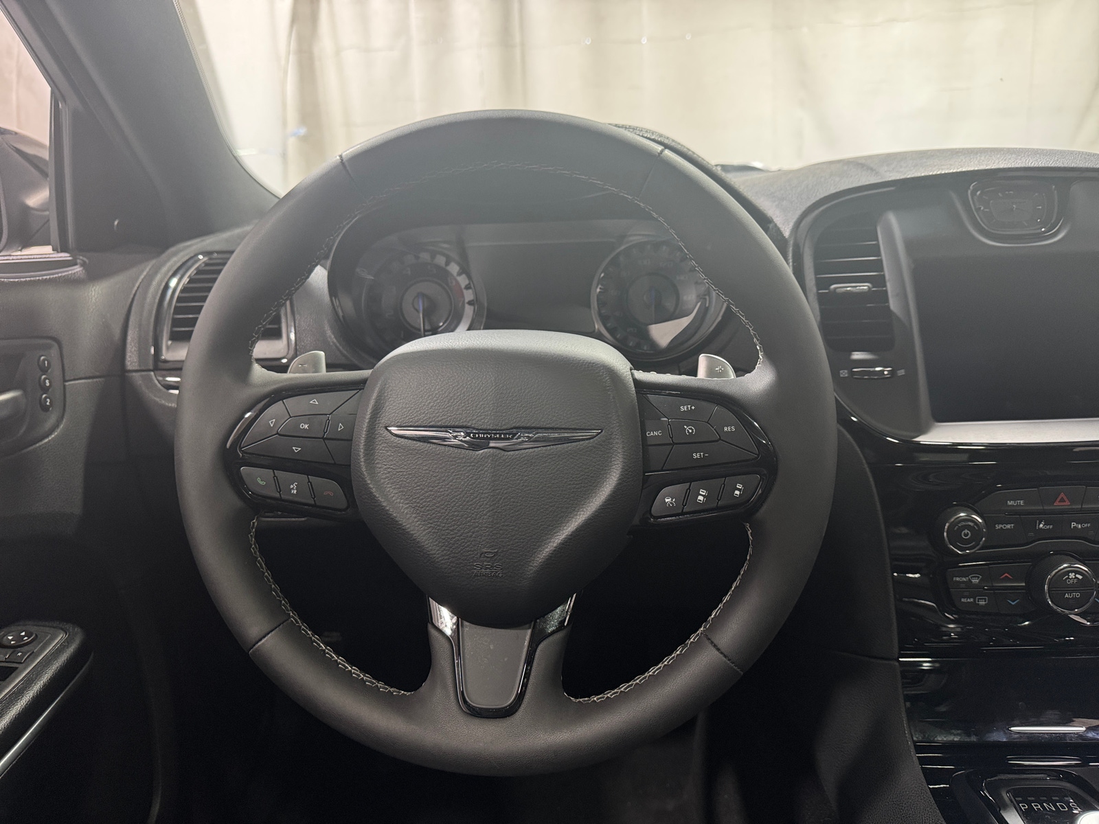 Thumbnail: 2023 Chrysler 300 - 4