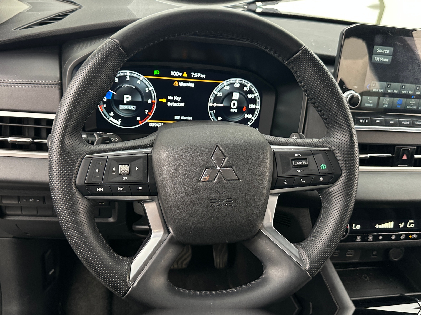 Thumbnail: 2024 Mitsubishi Outlander - 4