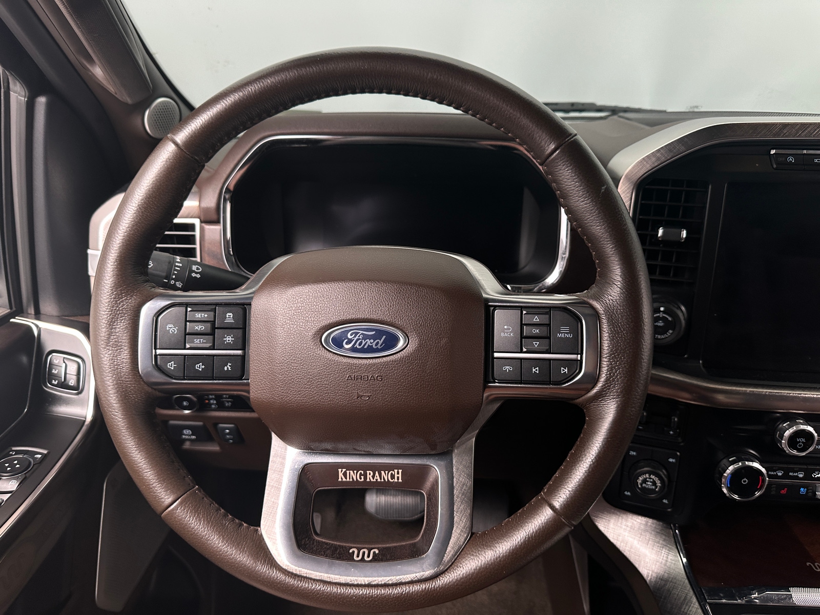 Thumbnail: 2023 Ford Econoline - 4
