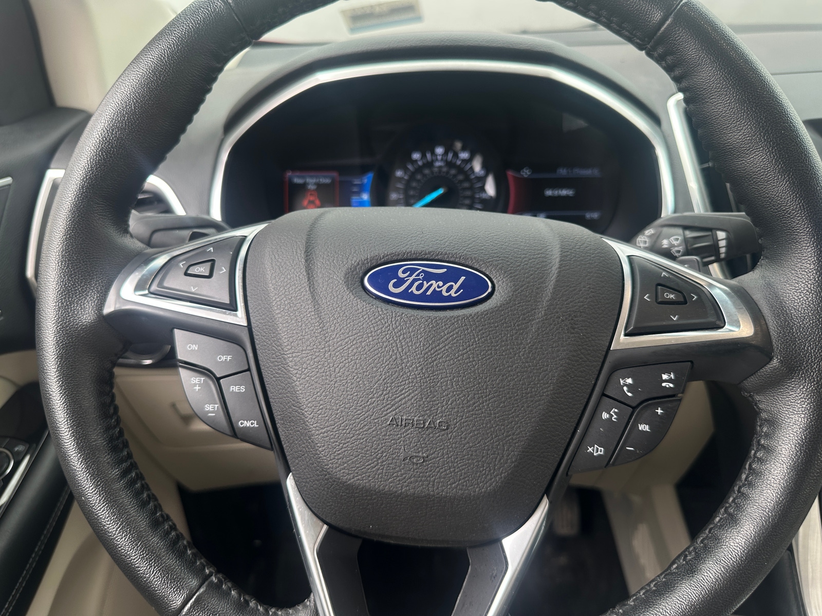 Thumbnail: 2017 Ford Edge - 4