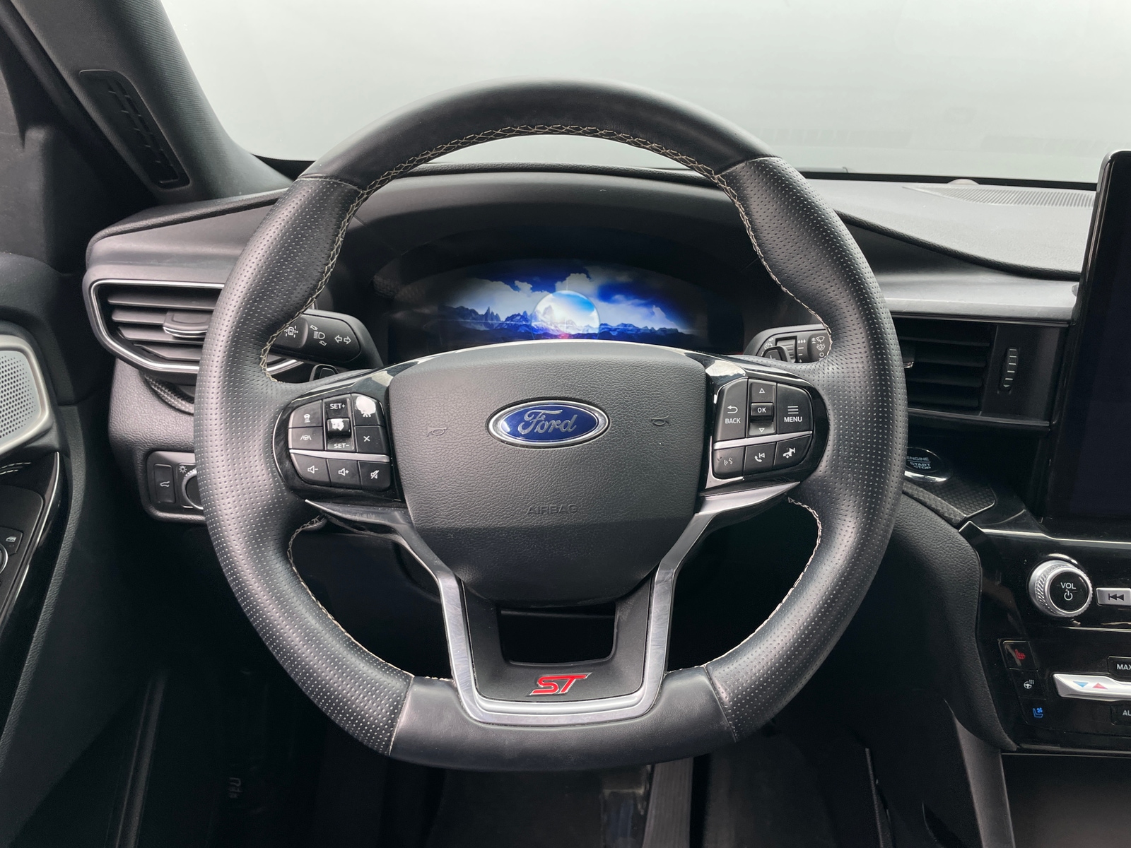 Thumbnail: 2021 Ford Explorer - 4